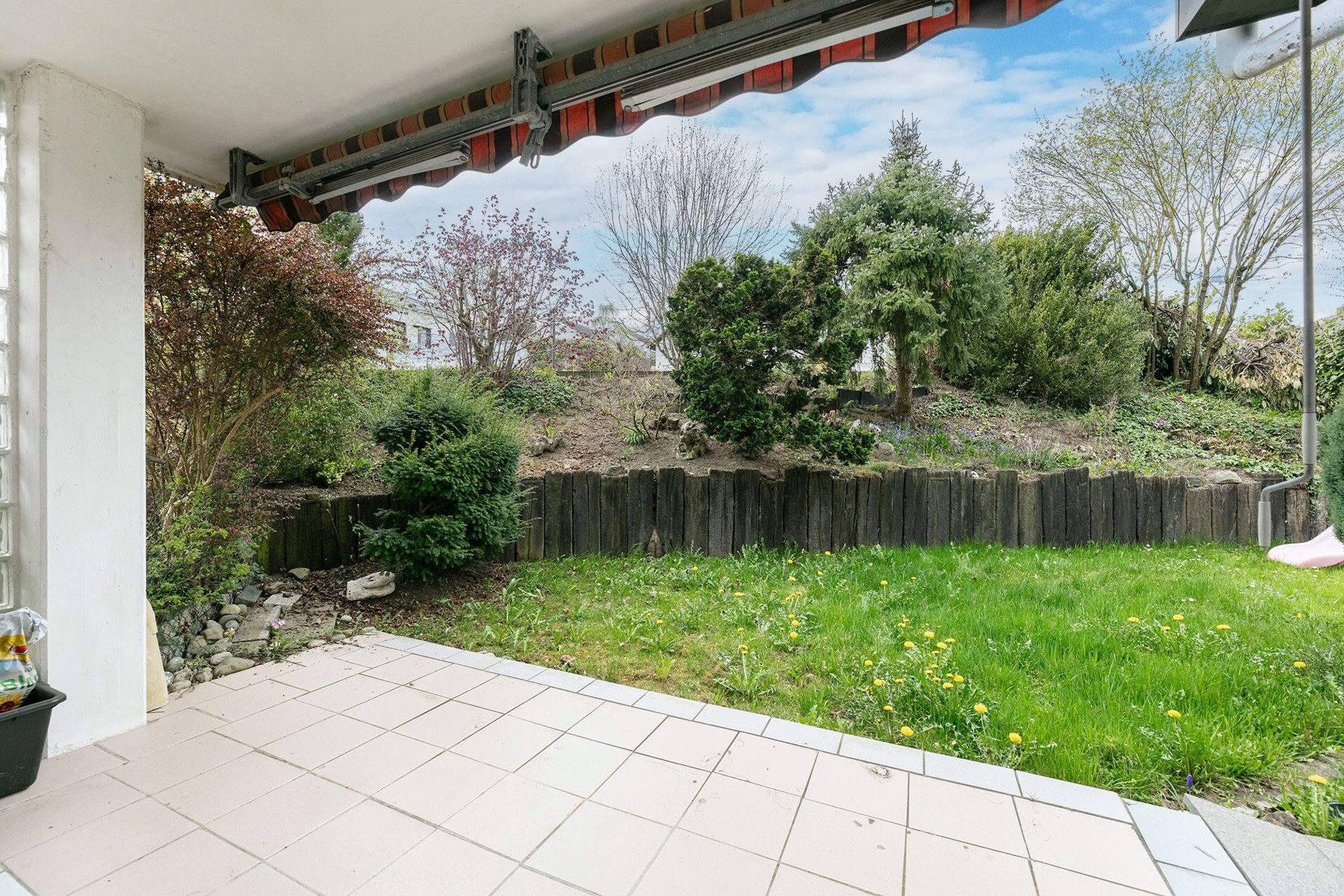 Immobilienangebot - Elchingen / Thalfingen - Alle - -Sonnentage im eigenen Garten- 
charmante 2,5-Zi.- Wohnung im Hochparterre