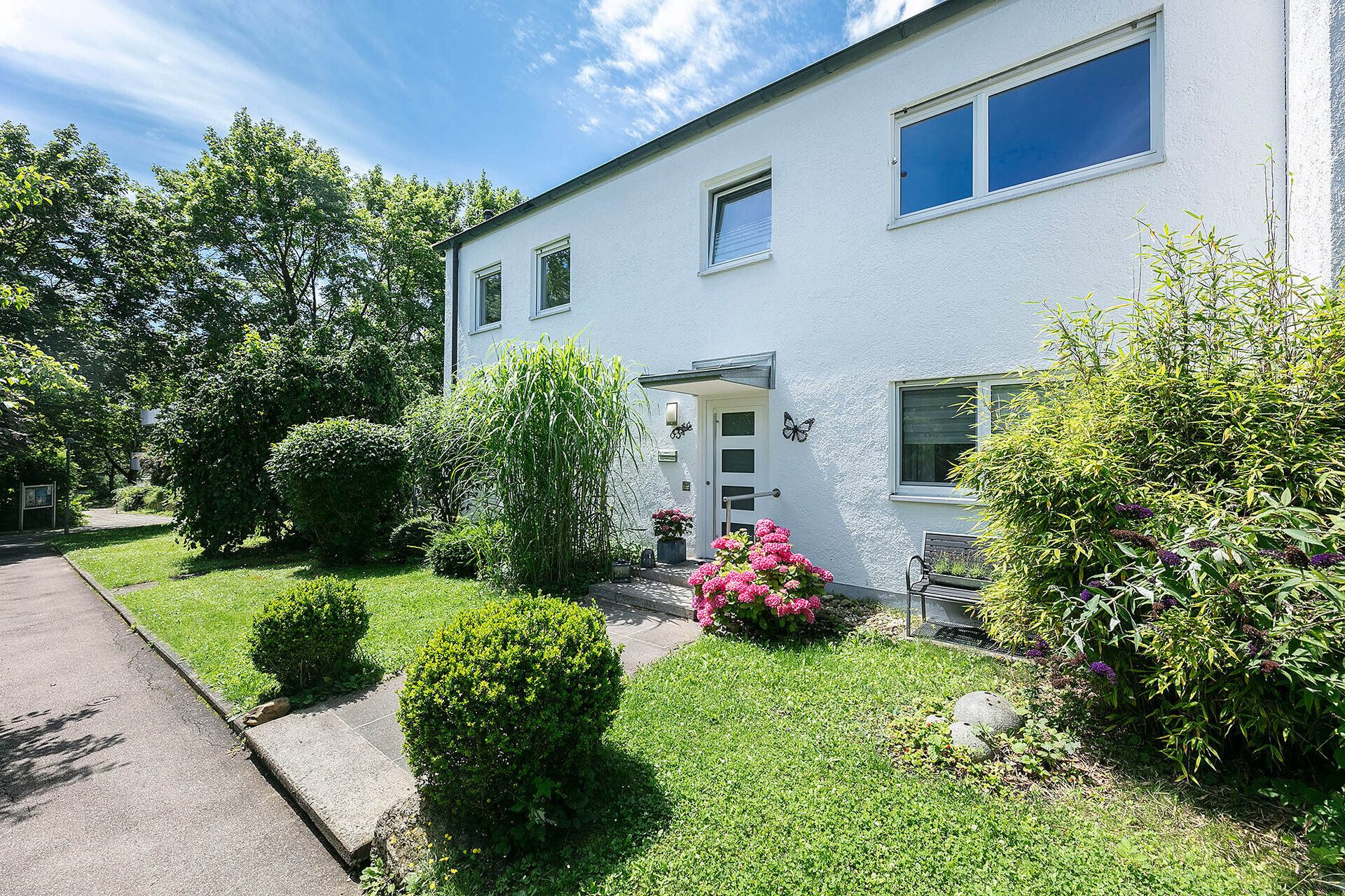 Immobilienangebot - Ulm - Alle - - Traumhafter Garten zum Entspannen inklusive -