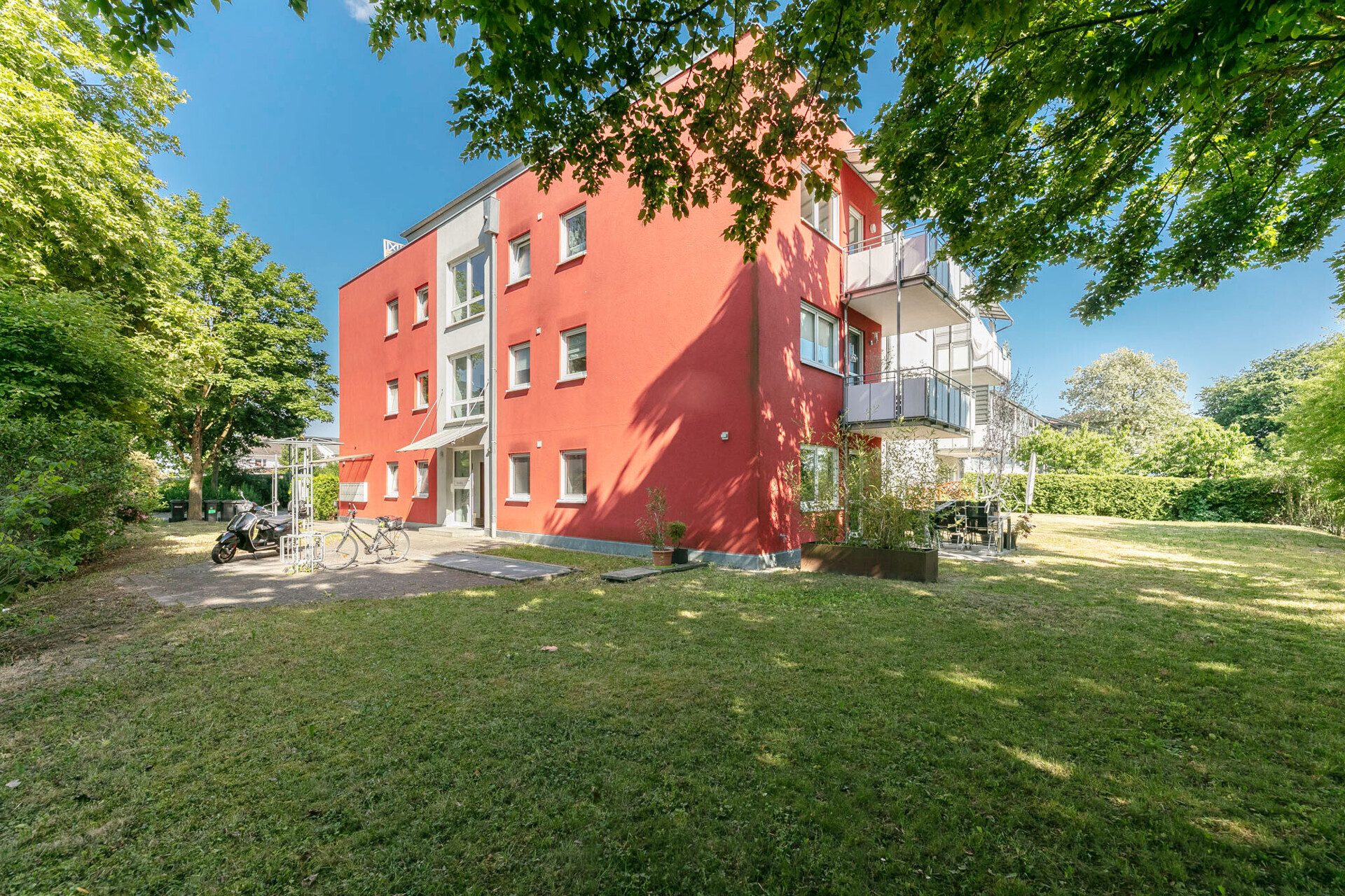 Immobilienangebot - Neu-Ulm - Alle - Wohnen mit Komfort: 2 Zimmer, Balkon und Tiefgaragenstellplatz