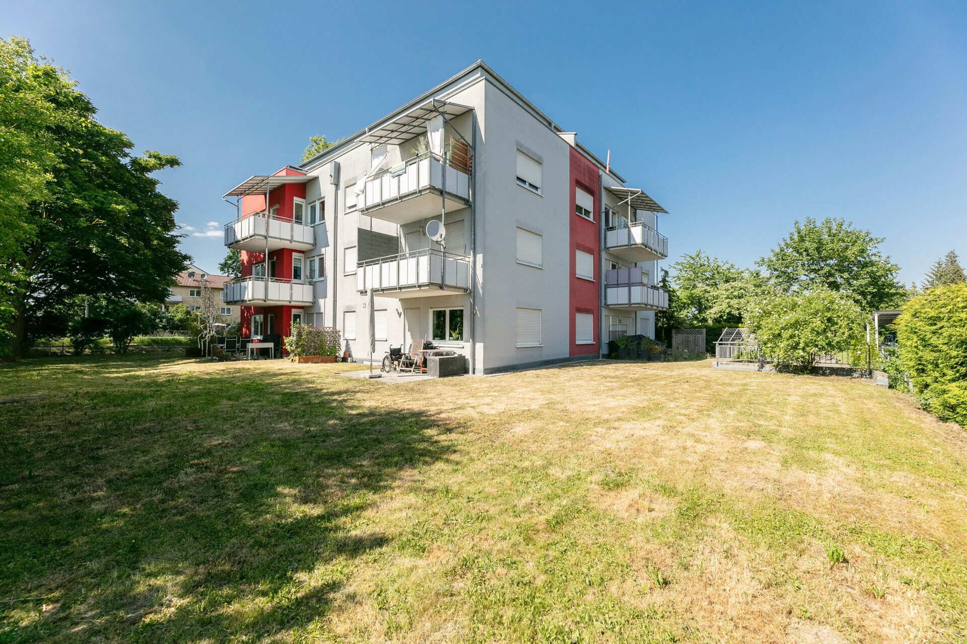 Immobilienangebot - Neu-Ulm - Alle - Wohnen mit Komfort: 2 Zimmer, Balkon und Tiefgaragenstellplatz
