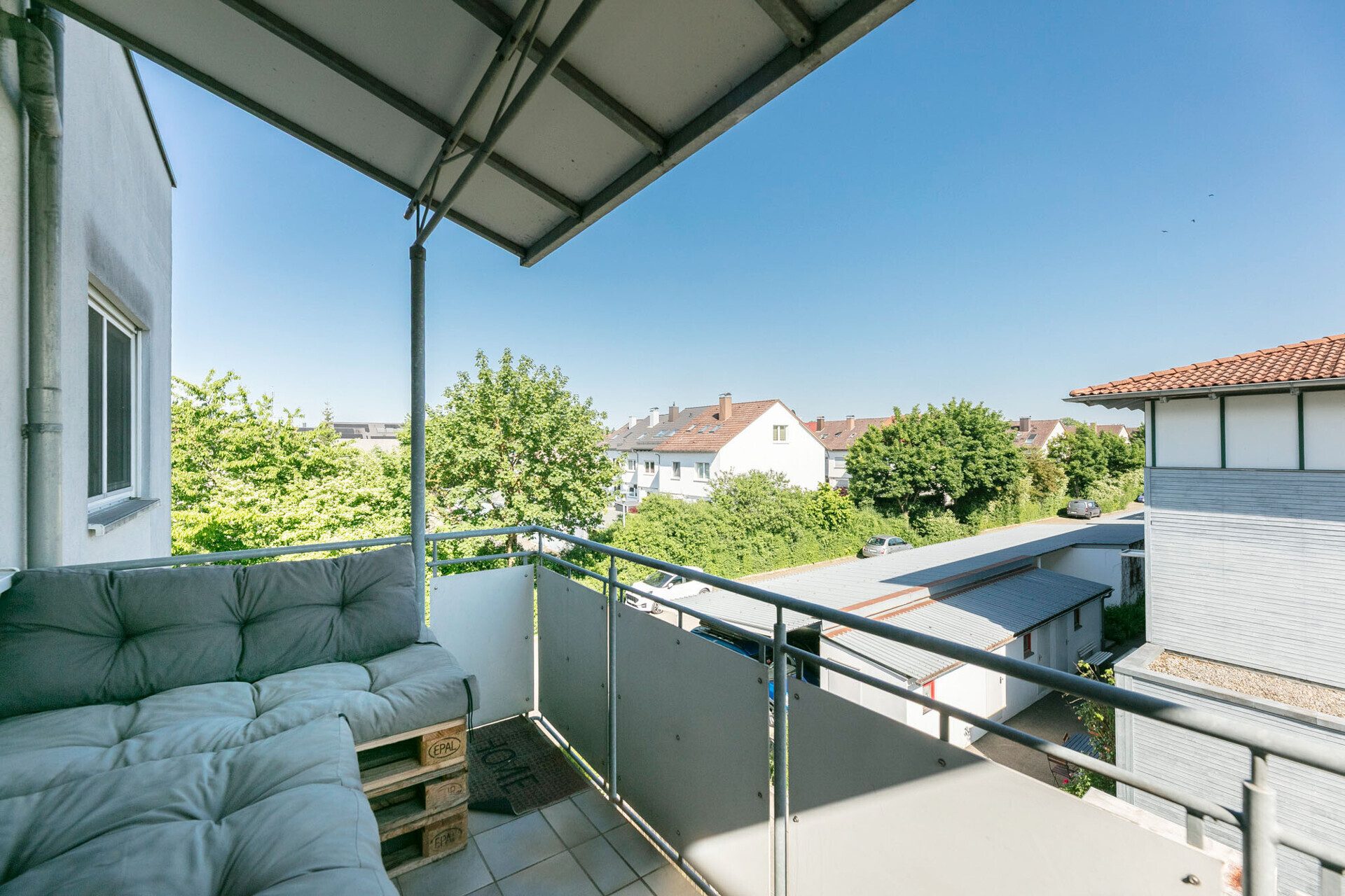 Immobilienangebot - Neu-Ulm - Alle - Wohnen mit Komfort: 2 Zimmer, Balkon und Tiefgaragenstellplatz