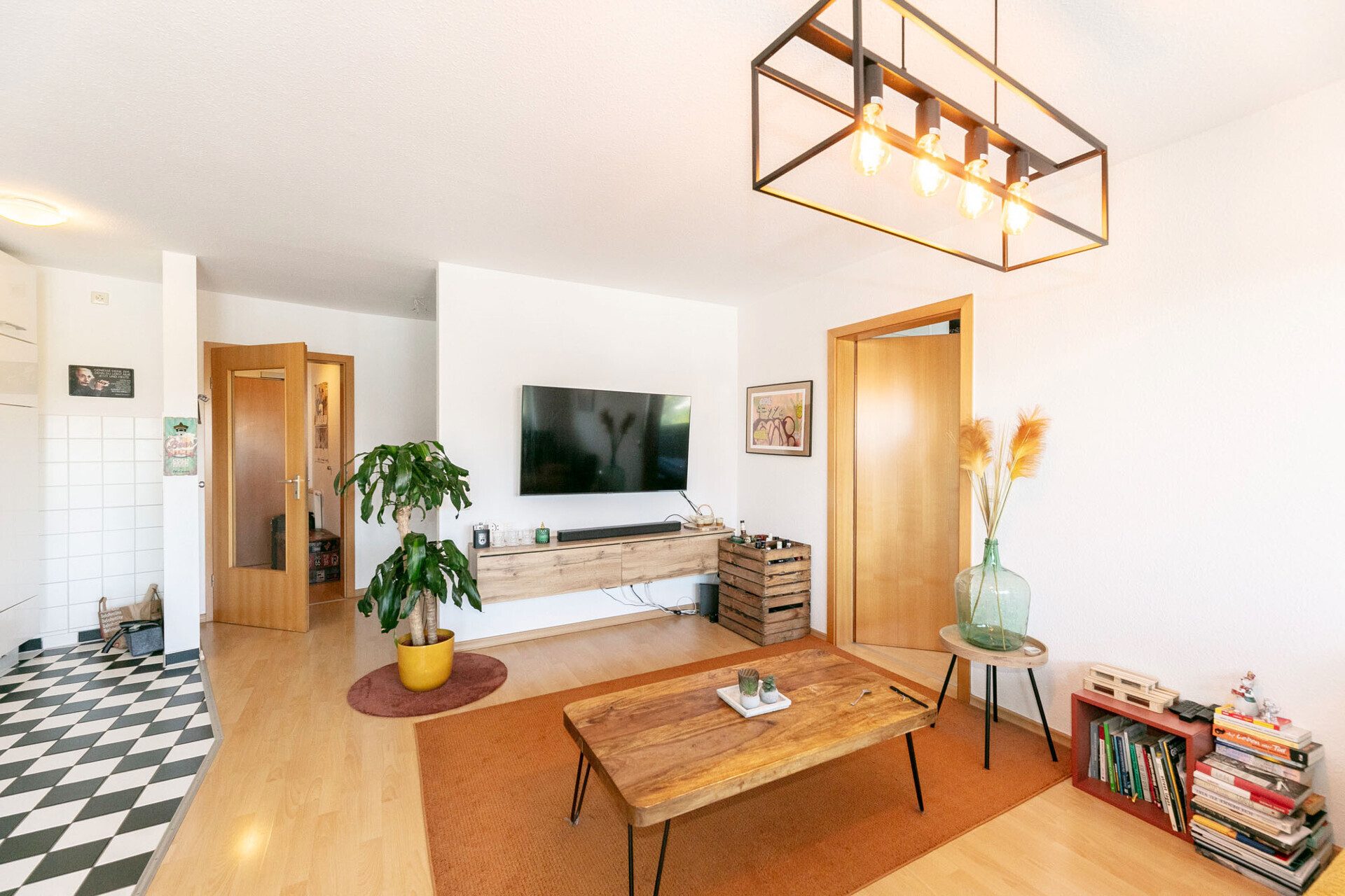 Immobilienangebot - Neu-Ulm - Alle - Wohnen mit Komfort: 2 Zimmer, Balkon und Tiefgaragenstellplatz