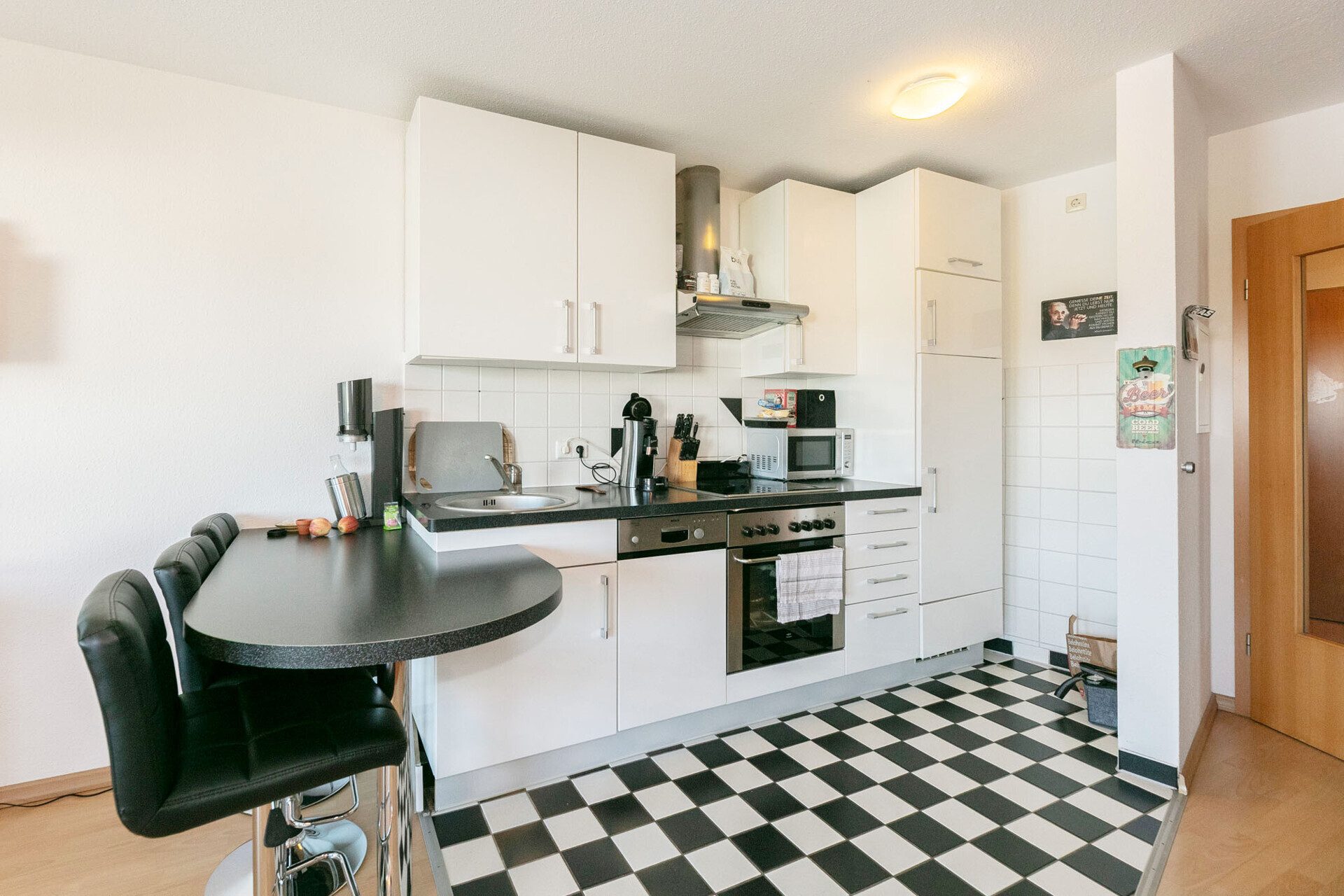 Immobilienangebot - Neu-Ulm - Alle - Wohnen mit Komfort: 2 Zimmer, Balkon und Tiefgaragenstellplatz