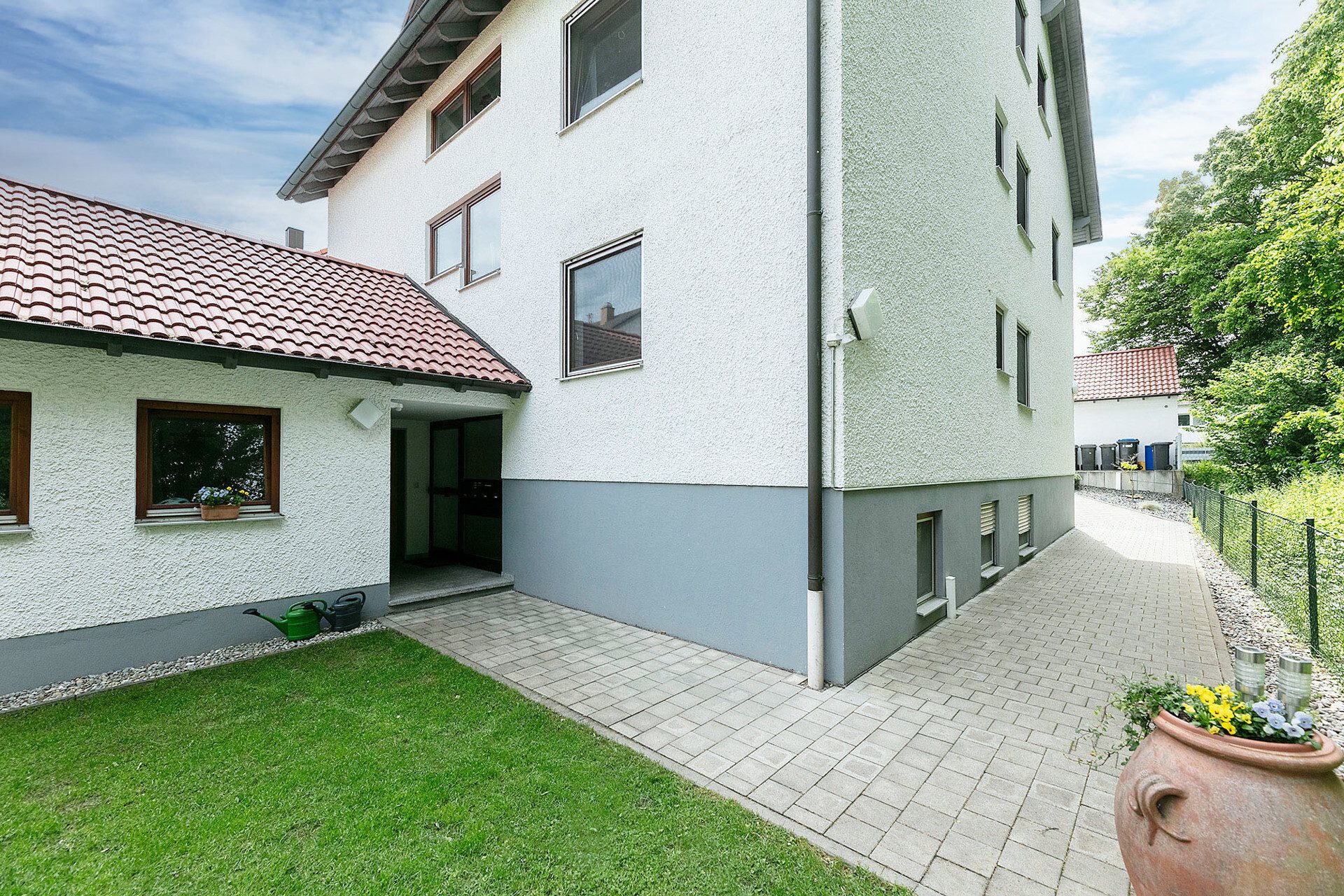 Immobilienangebot - Neu-Ulm / Burlafingen - Alle - -Stilvoll gestaltete 4,5-Zi.-Wohnung-
mit eigenem Gartenanteil