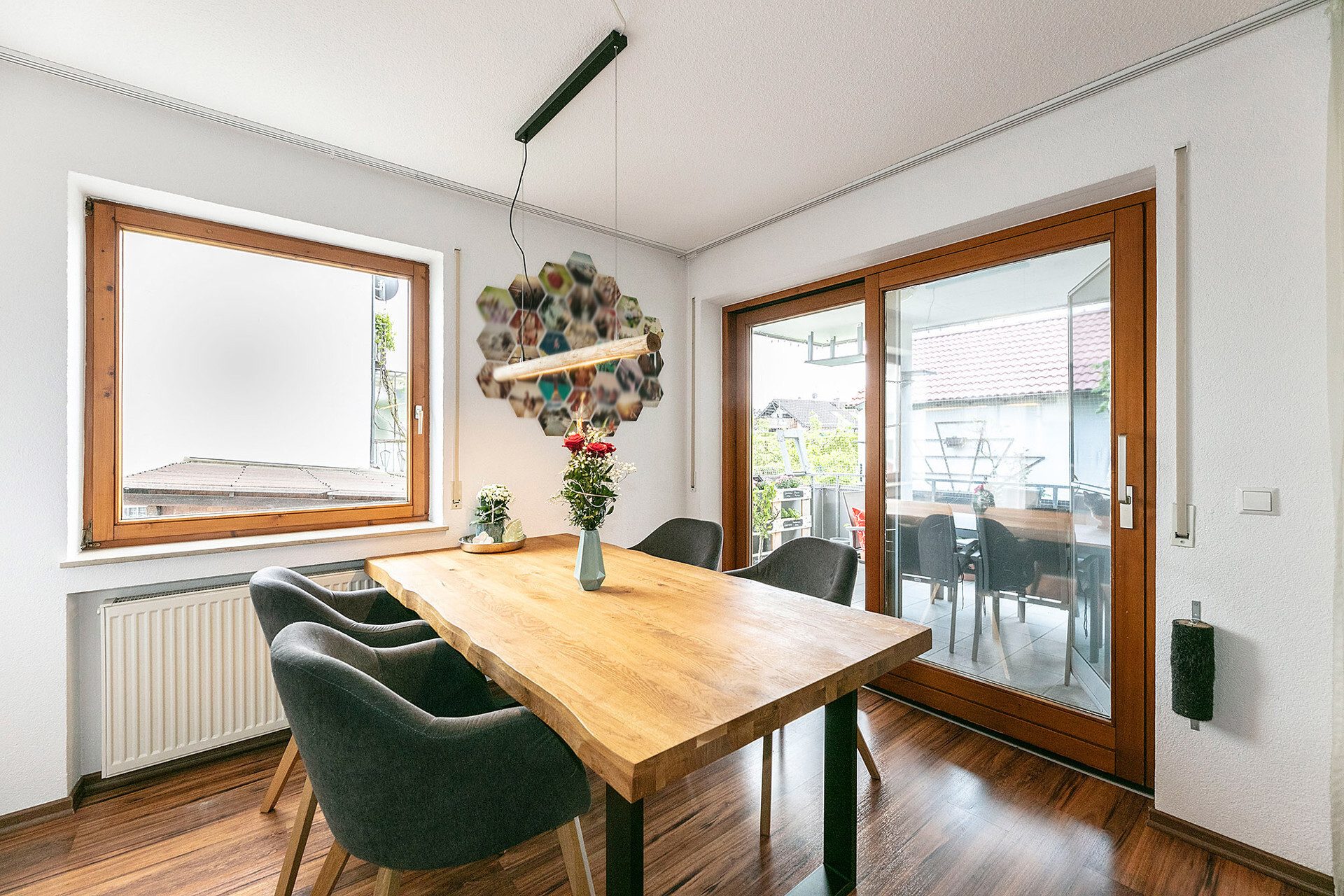 Immobilienangebot - Neu-Ulm / Burlafingen - Alle - -Stilvoll gestaltete 4,5-Zi.-Wohnung-
mit eigenem Gartenanteil
