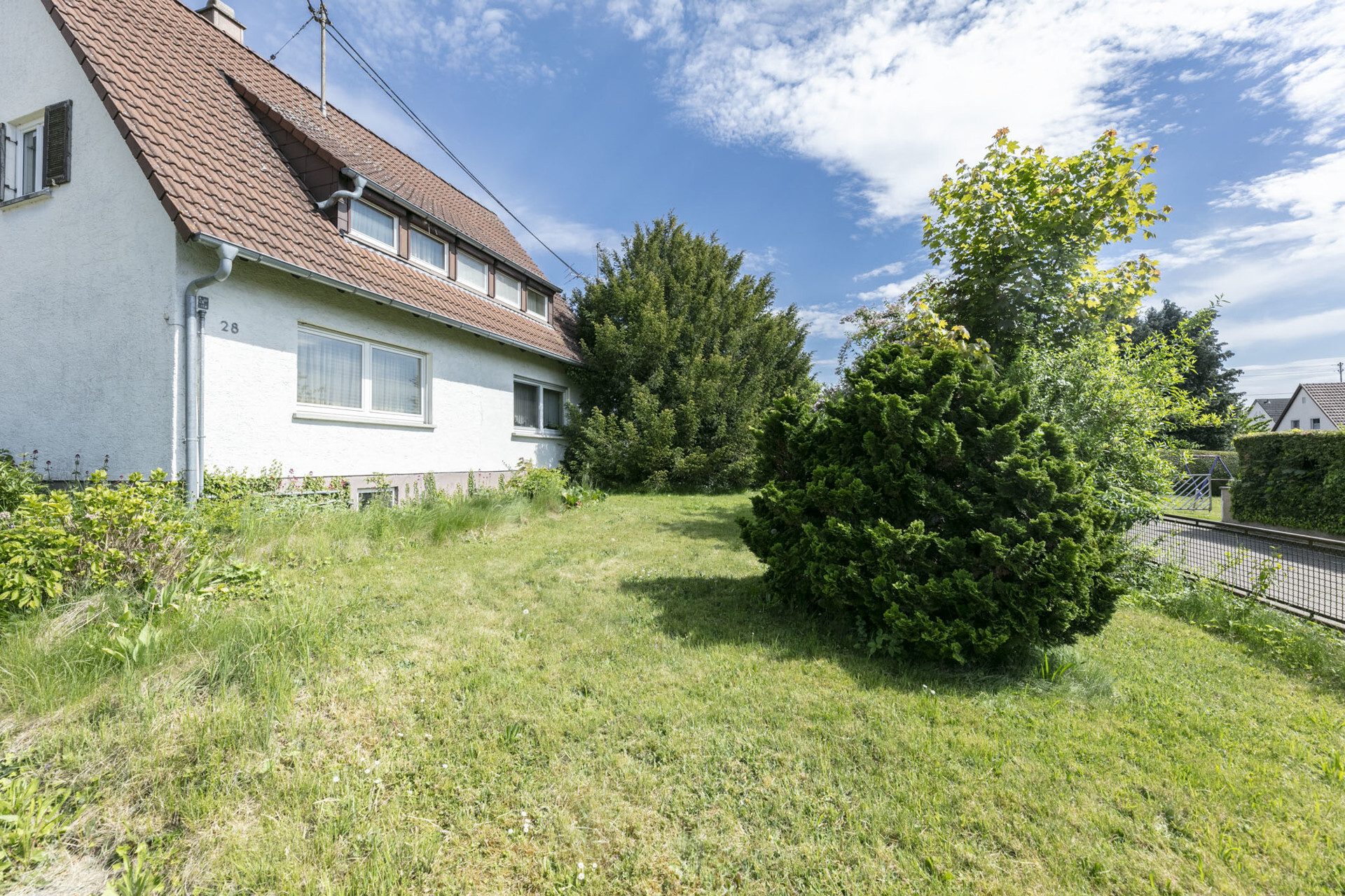 Immobilienangebot - Pfaffenhofen - Alle - Charmantes Haus mit großem Garten -
ideal für Handwerker mit Ideen