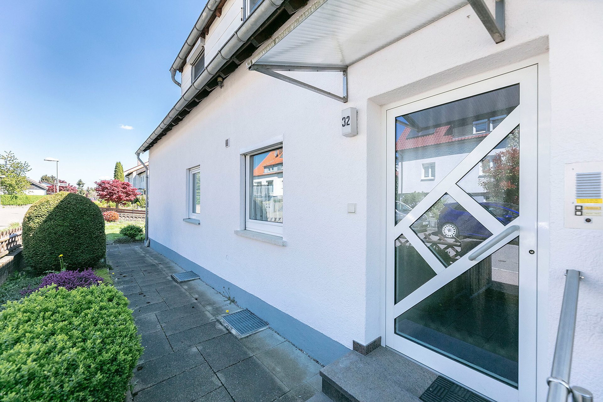 Immobilienangebot - Ulm / Einsingen - Alle - - Viel Raum für Leben - DHH mit zwei Wohneinheiten