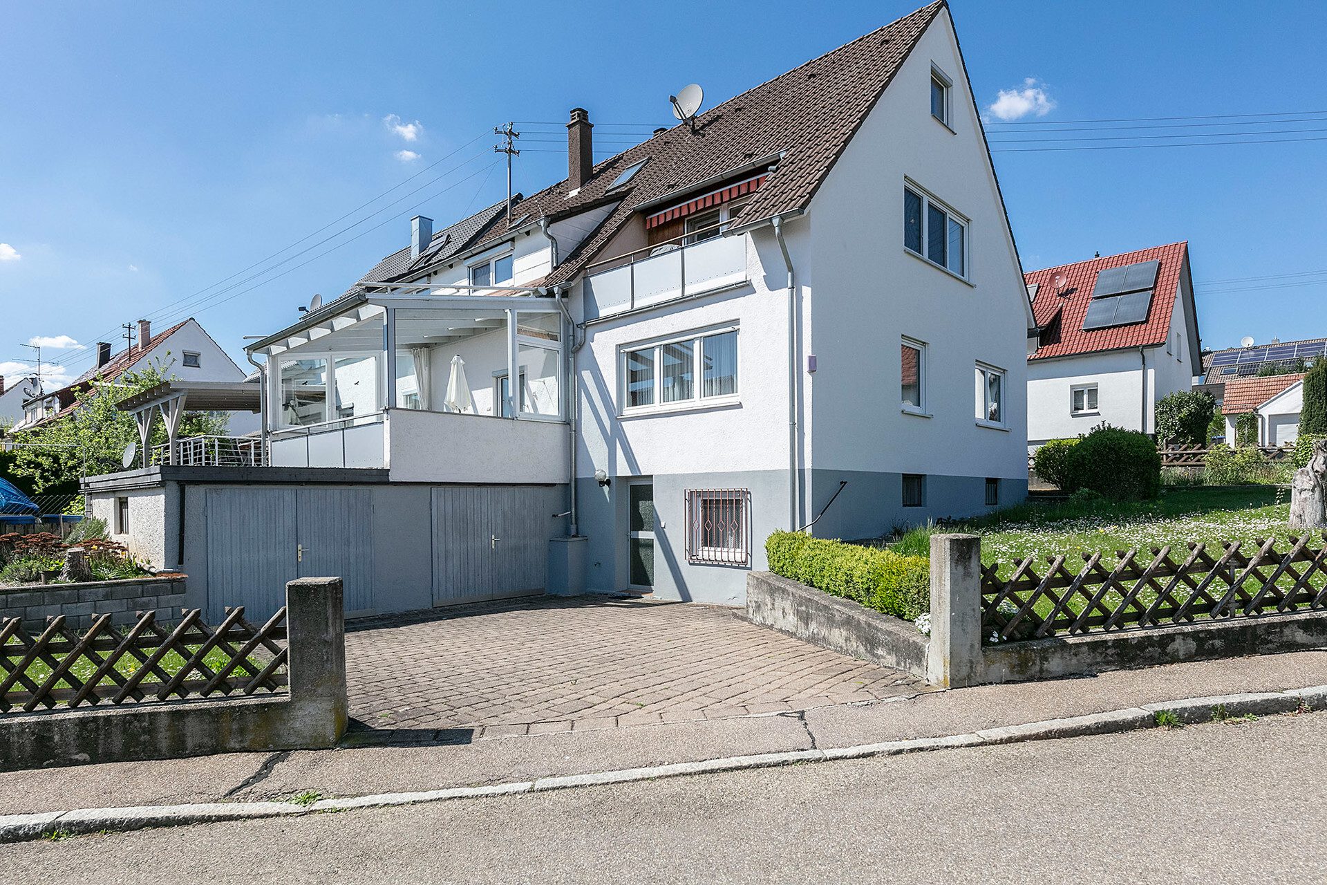 Immobilienangebot - Ulm / Einsingen - Alle - - Viel Raum für Leben - DHH mit zwei Wohneinheiten