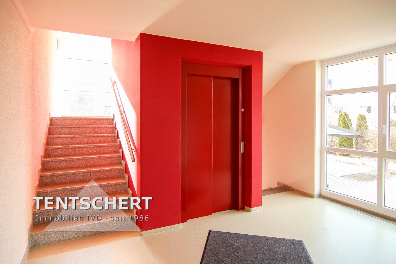 Immobilienangebot - Neu-Ulm - Alle - Komplett möbliertes Apartment - mit Balkon und Stellplatz