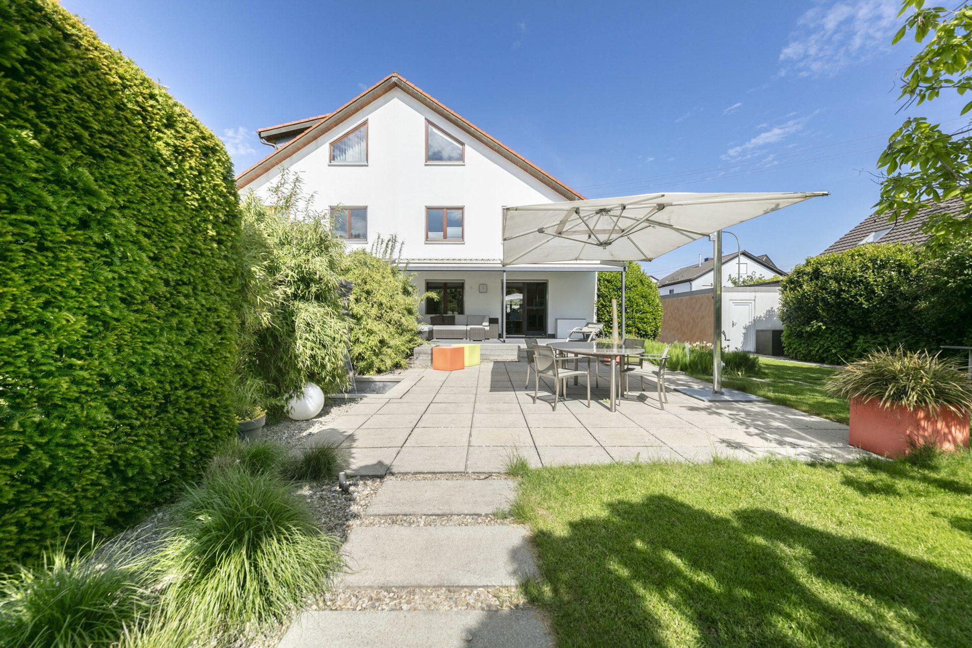 Immobilienangebot - Pfaffenhofen - Alle - Stilvolle Doppelhaushälfte mit neuer Wärmepumpe und großem Traumgarten