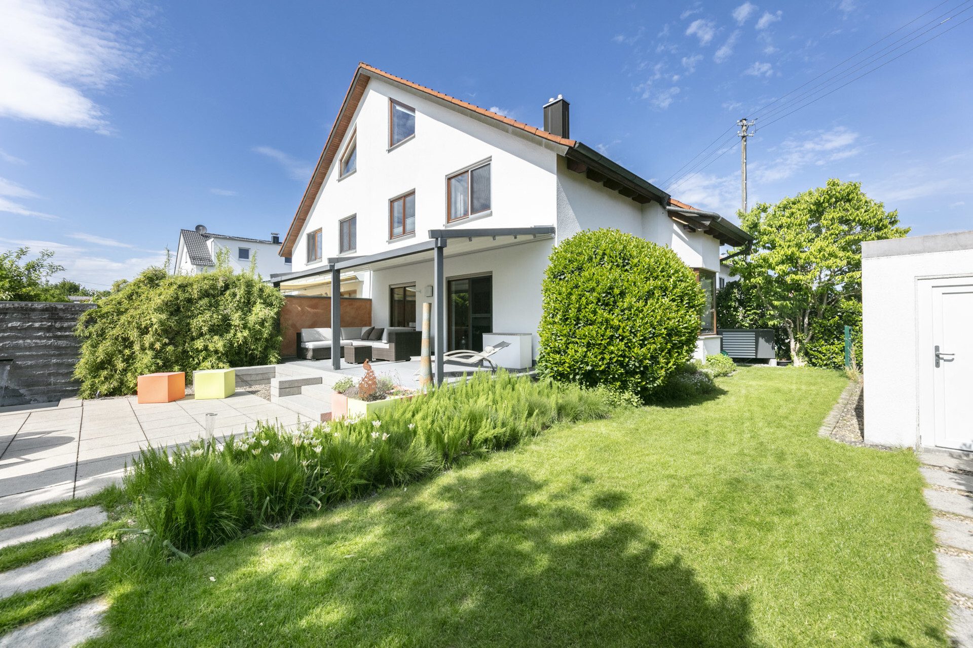 Immobilienangebot - Pfaffenhofen - Alle - Stilvolle Doppelhaushälfte mit neuer Wärmepumpe und großem Traumgarten