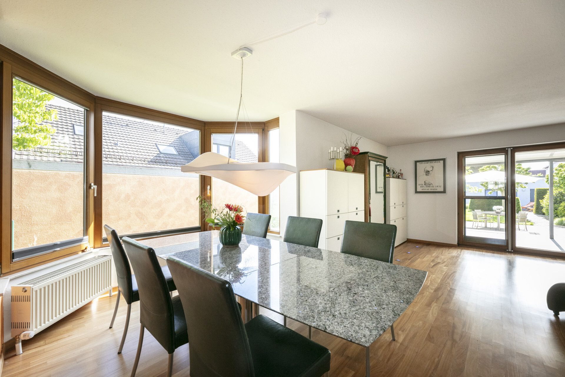 Immobilienangebot - Pfaffenhofen - Alle - Stilvolle Doppelhaushälfte mit neuer Wärmepumpe und großem Traumgarten