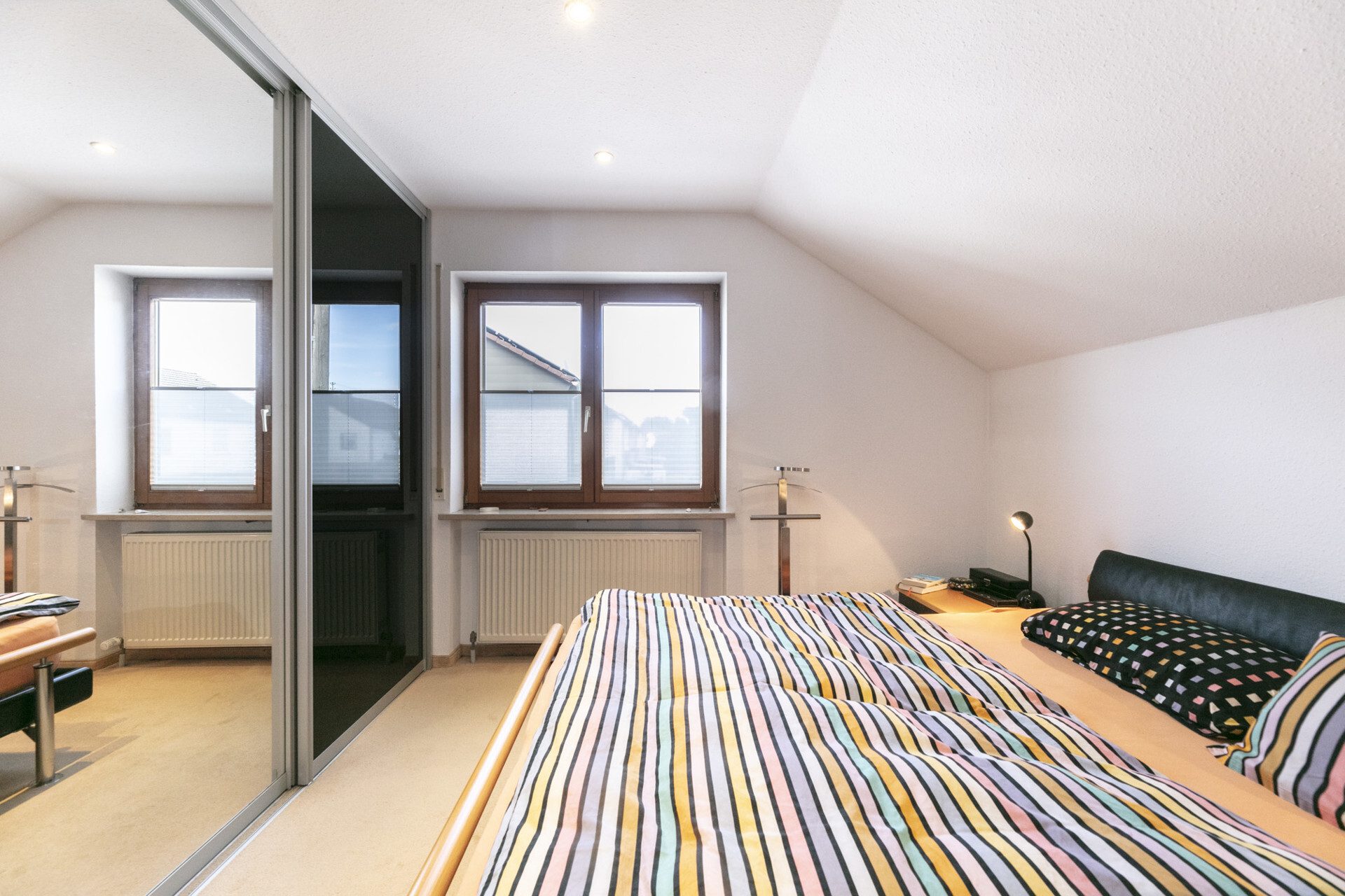 Immobilienangebot - Pfaffenhofen - Alle - Stilvolle Doppelhaushälfte mit neuer Wärmepumpe und großem Traumgarten
