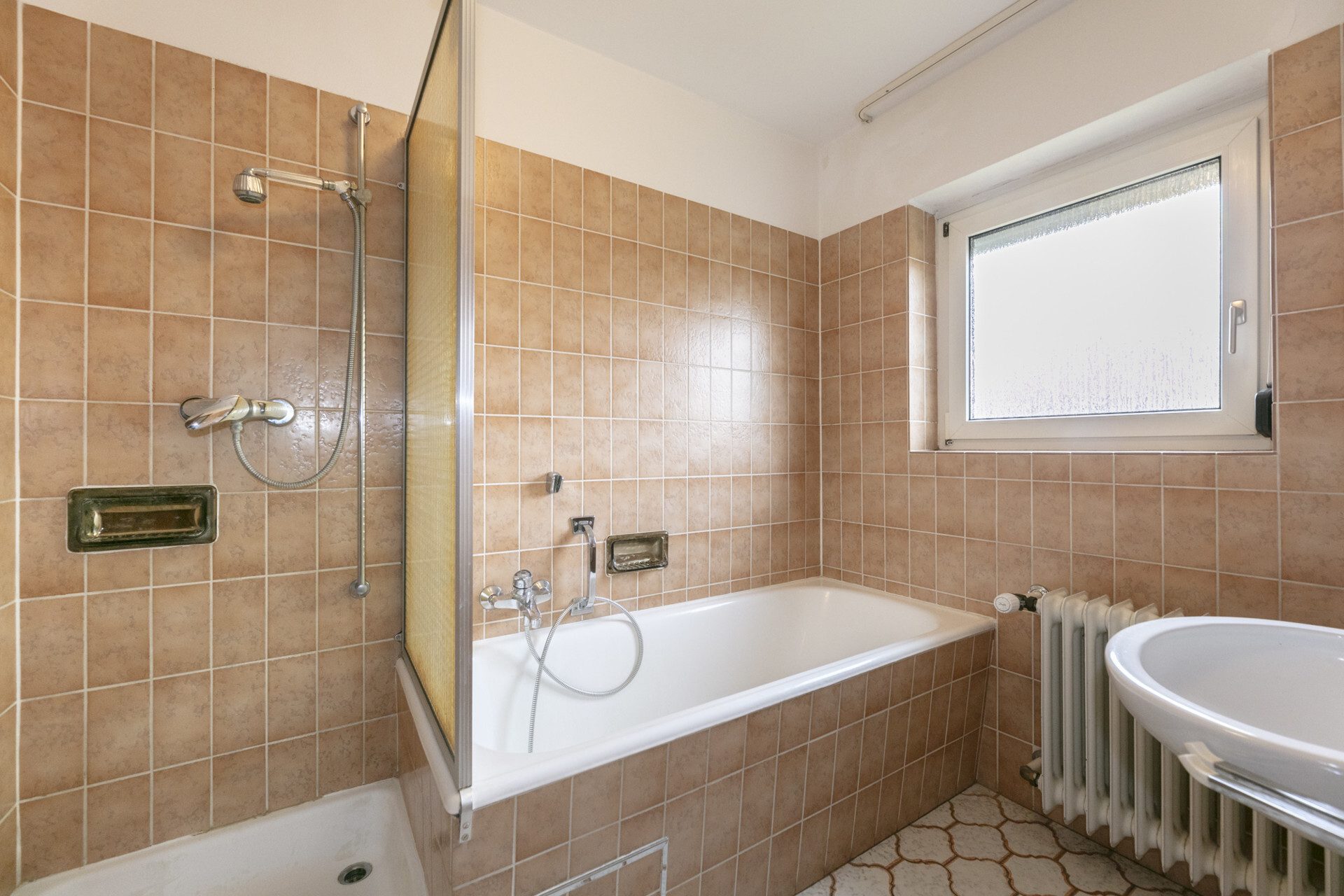 Immobilienangebot - Erbach - Alle - Gemütlichkeit und viel Charme - 
Doppelhaushälfte mit sonnigem Grundstück
