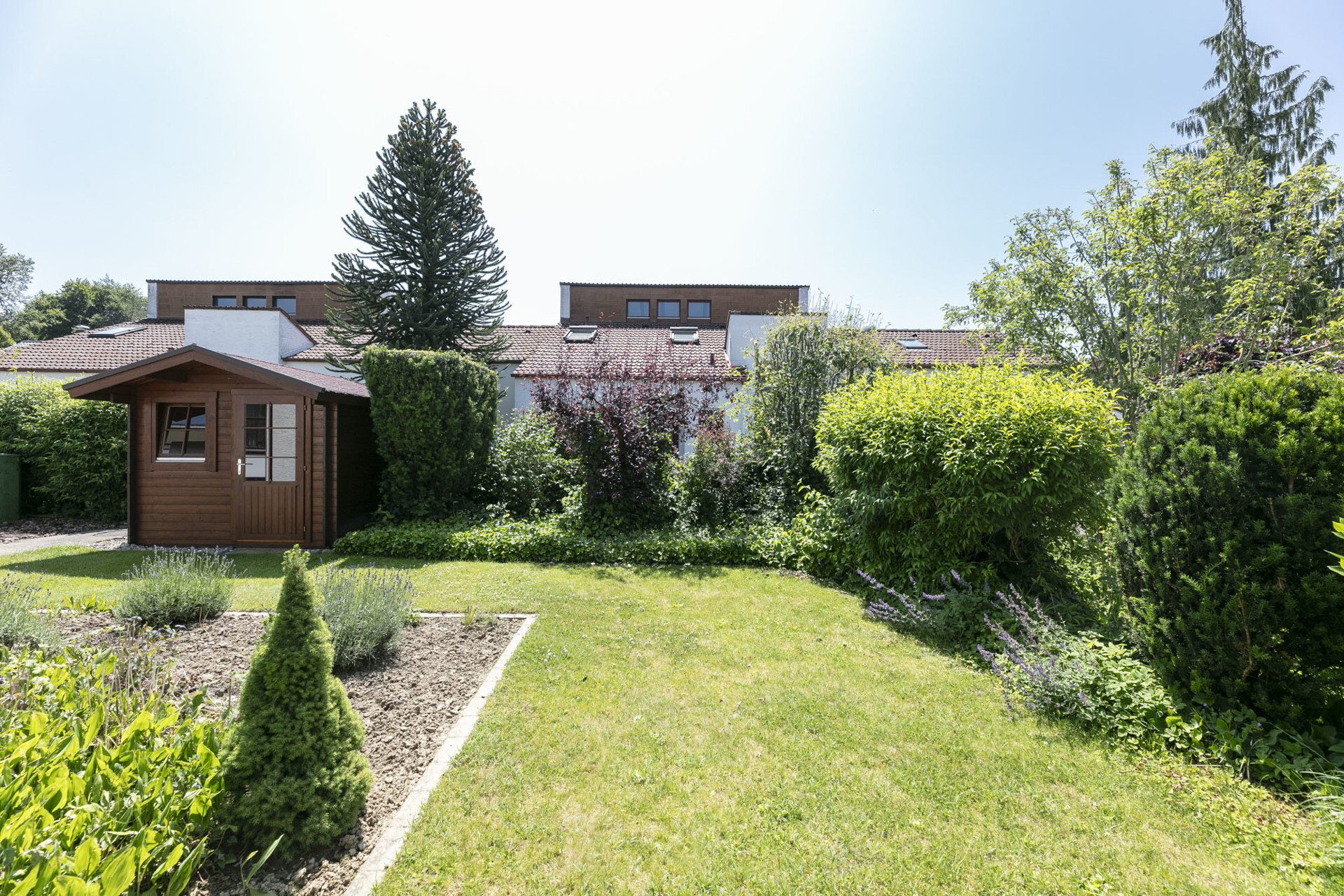 Immobilienangebot - Ulm - Alle - Besonderes Split-Level-Kettenhaus mit Garten in Wiblingen