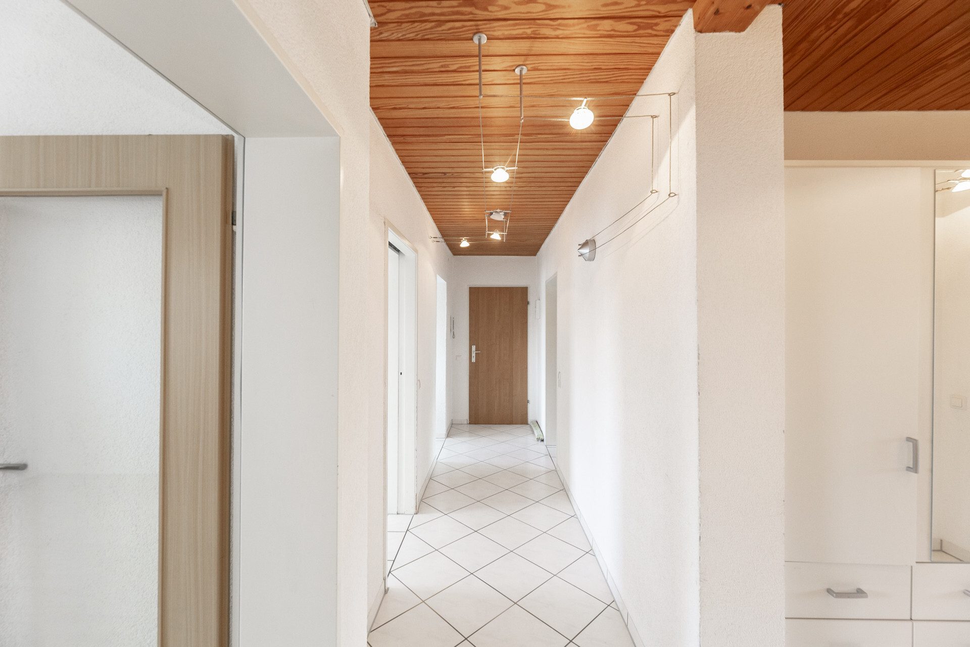 Immobilienangebot - Neu-Ulm - Alle - Große 3,5-Zimmer-Wohnung mit Balkon in gepflegter Anlage – ruhig & zentral in Pfuhl