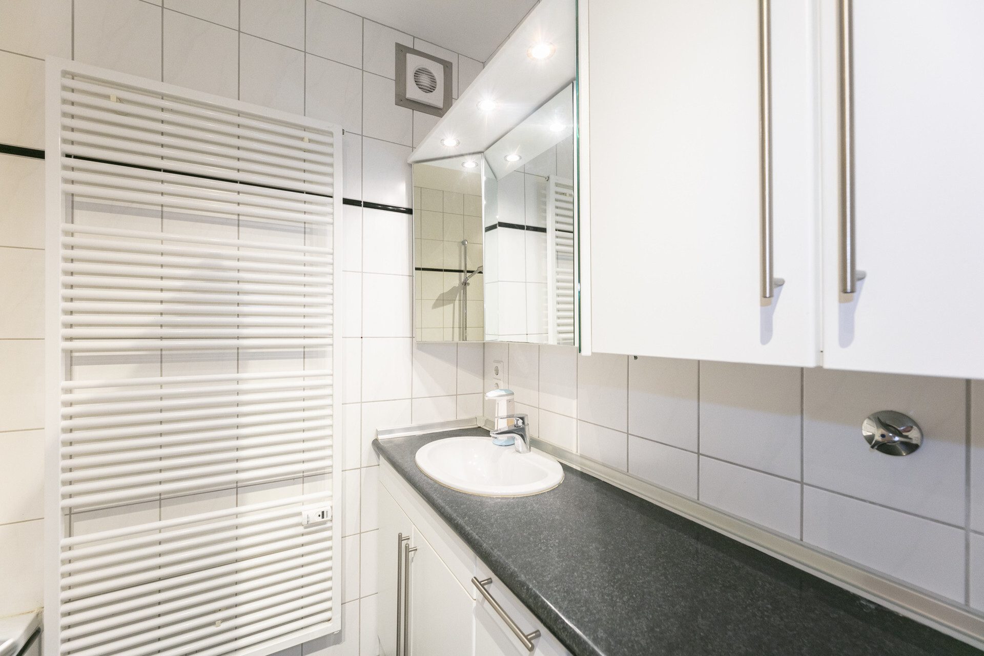 Immobilienangebot - Neu-Ulm - Alle - Große 3,5-Zimmer-Wohnung mit Balkon in gepflegter Anlage – ruhig & zentral in Pfuhl