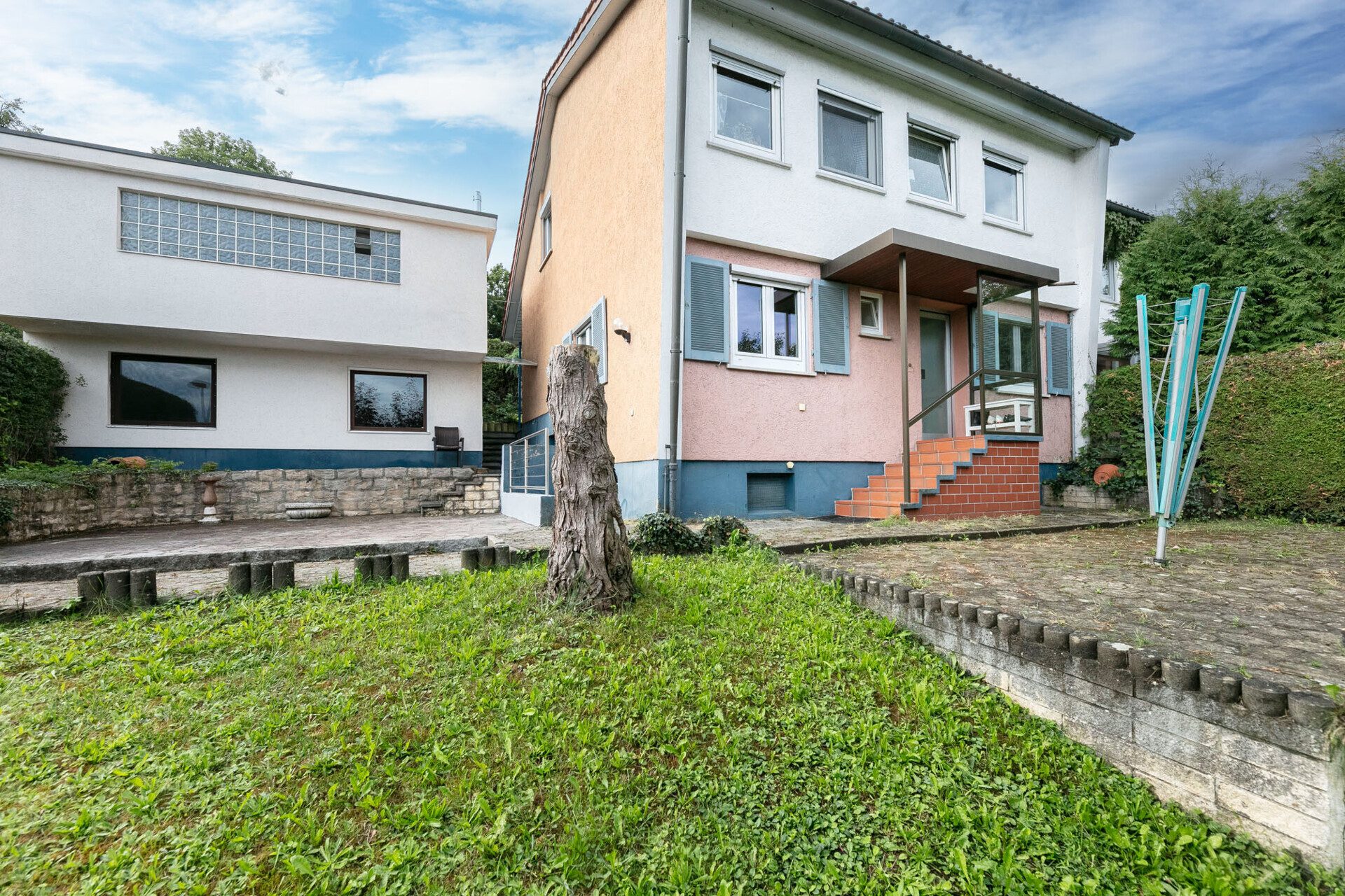 Immobilienangebot - Blaustein - Alle - Willkommen daheim – Ihr Familienhaus mit ELW, Gartenidylle und Sonnenterrasse