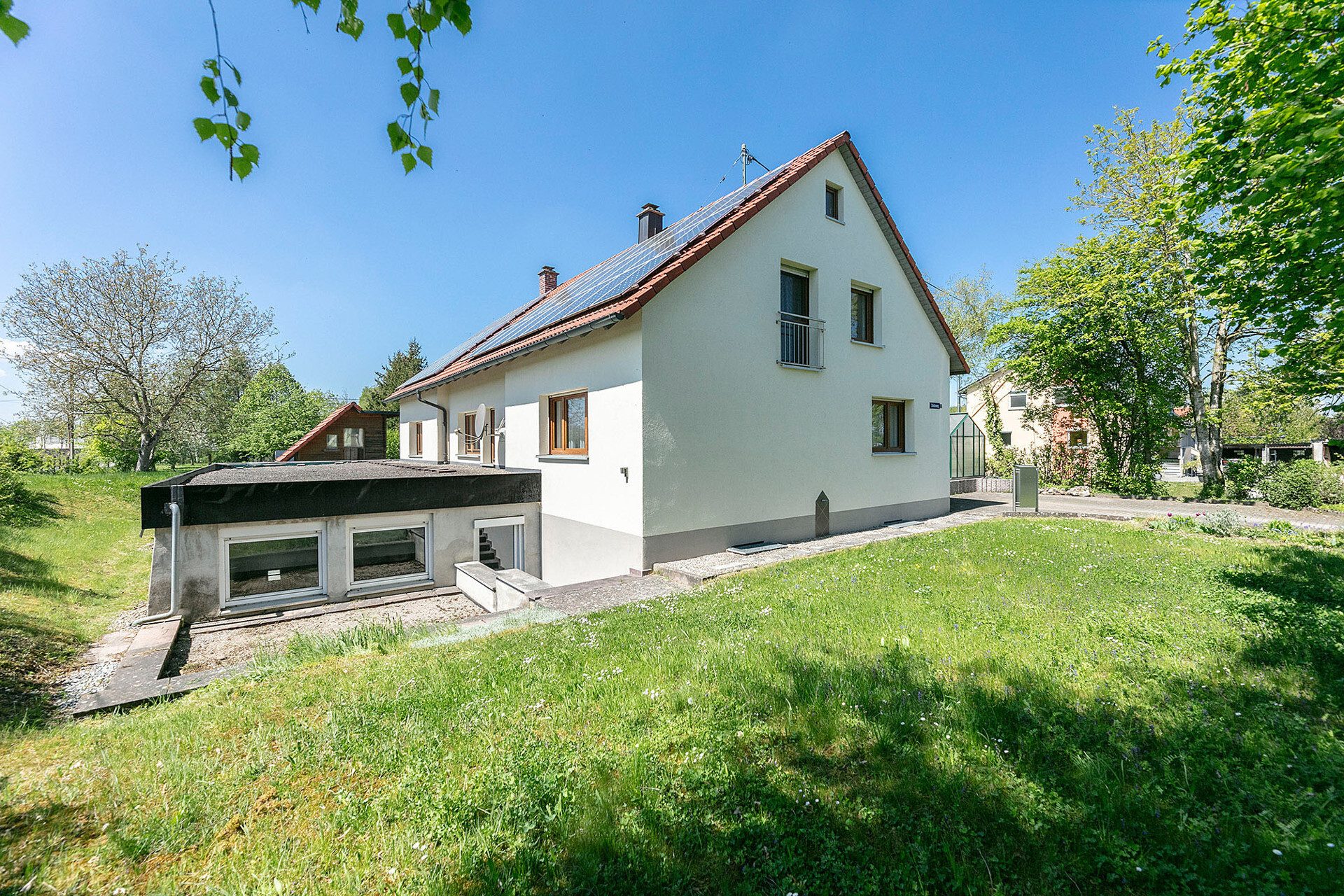Immobilienangebot - Illertissen - Alle - Raum für Leben, Arbeit & Träume – 
Ihr Familien-& Geschäftssitz am Ortsrand
