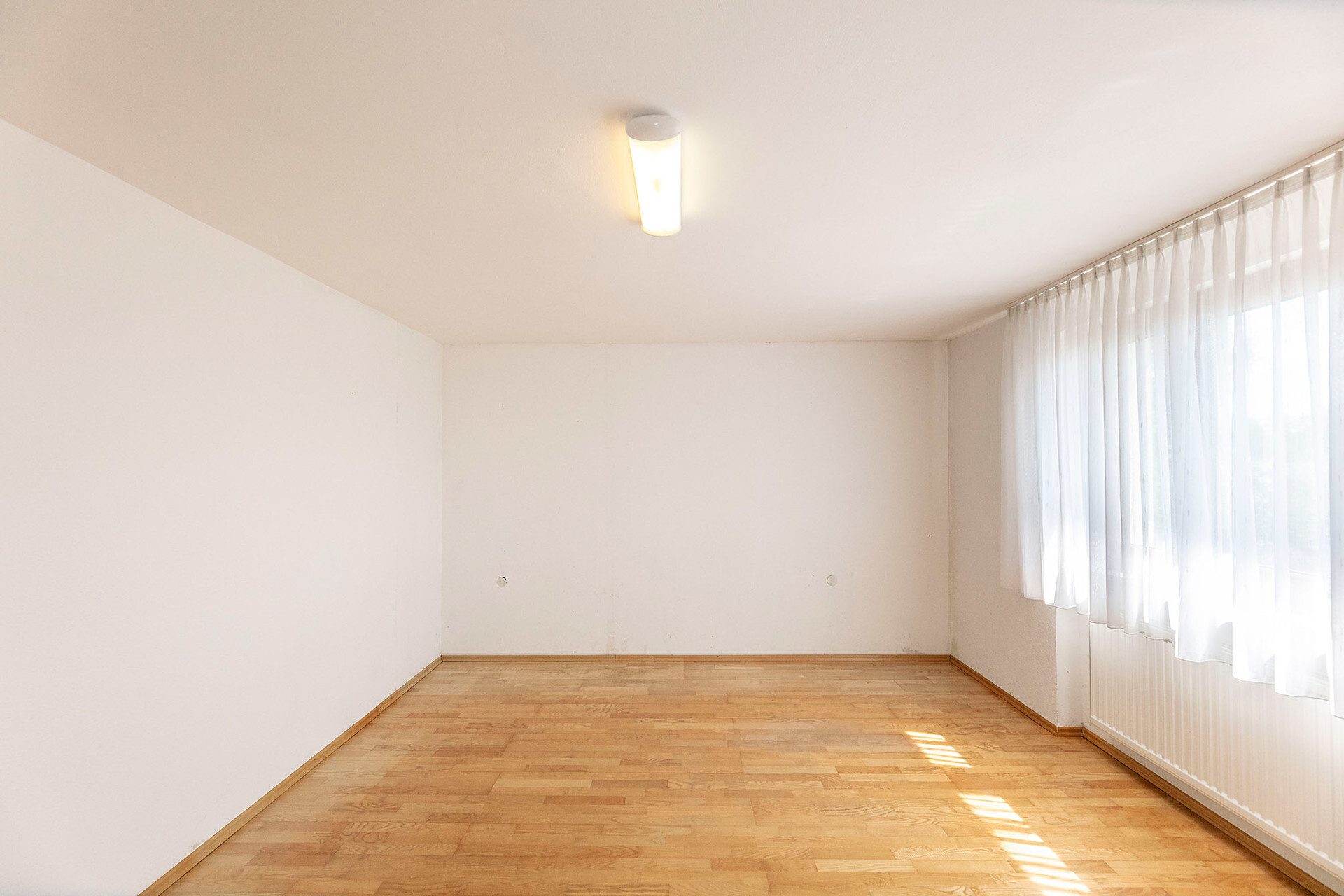 Immobilienangebot - Illertissen - Alle - Raum für Leben, Arbeit & Träume – 
Ihr Familien-& Geschäftssitz am Ortsrand