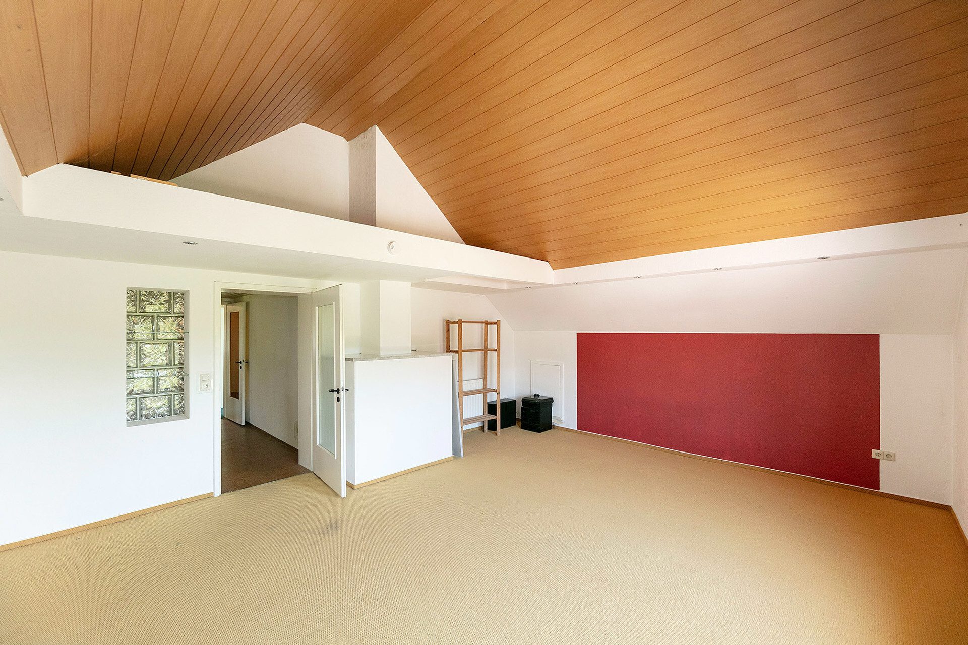 Immobilienangebot - Illertissen - Alle - Raum für Leben, Arbeit & Träume – 
Ihr Familien-& Geschäftssitz am Ortsrand