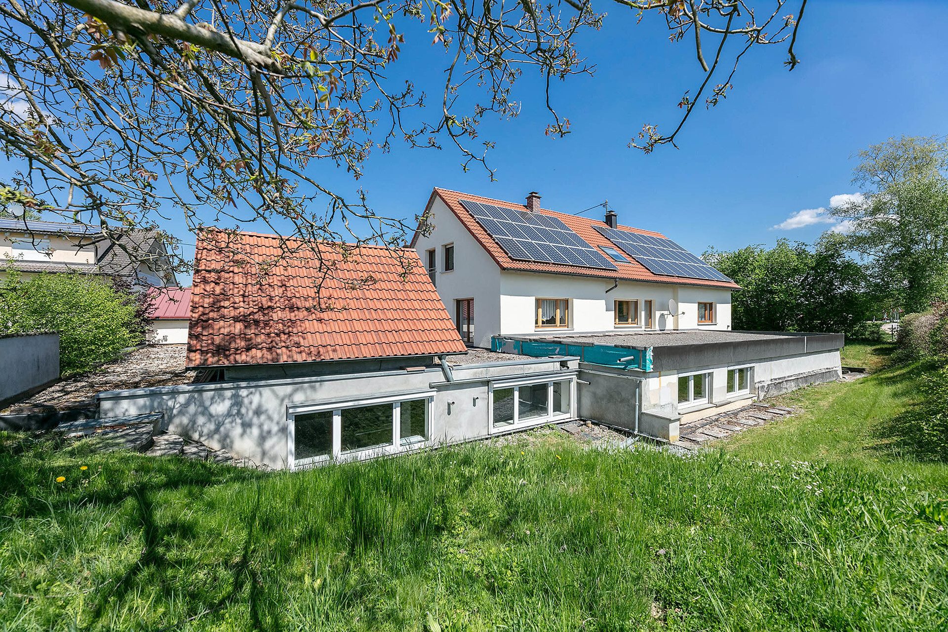 Immobilienangebot - Illertissen - Alle - Raum für Leben, Arbeit & Träume – 
Ihr Familien-& Geschäftssitz am Ortsrand