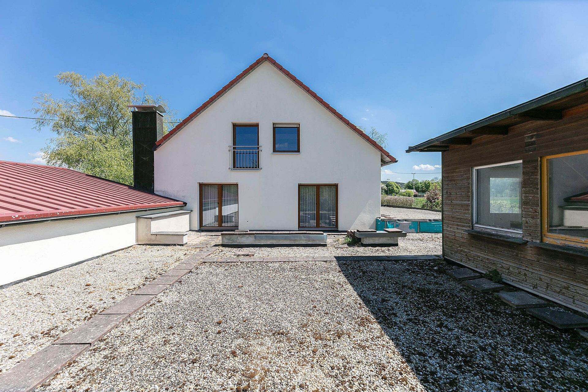 Immobilienangebot - Illertissen - Alle - Raum für Leben, Arbeit & Träume – 
Ihr Familien-& Geschäftssitz am Ortsrand