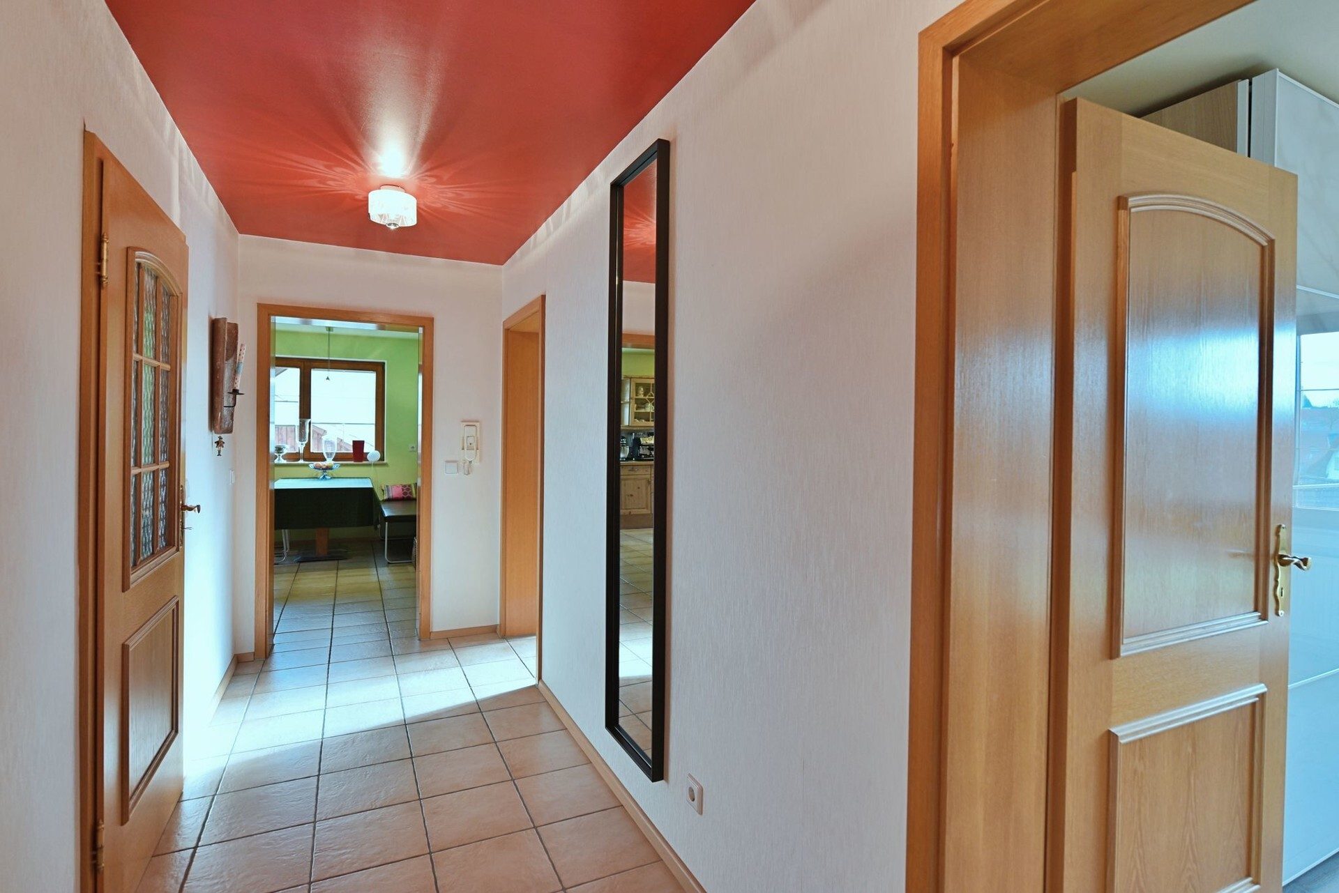 Immobilienangebot - Rammingen - Alle - Einfamilienhaus mit Traumgarten – Ihr grünes Paradies wartet!