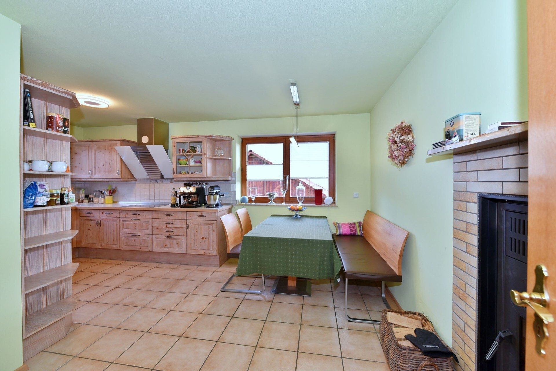Immobilienangebot - Rammingen - Alle - Einfamilienhaus mit Traumgarten – Ihr grünes Paradies wartet!