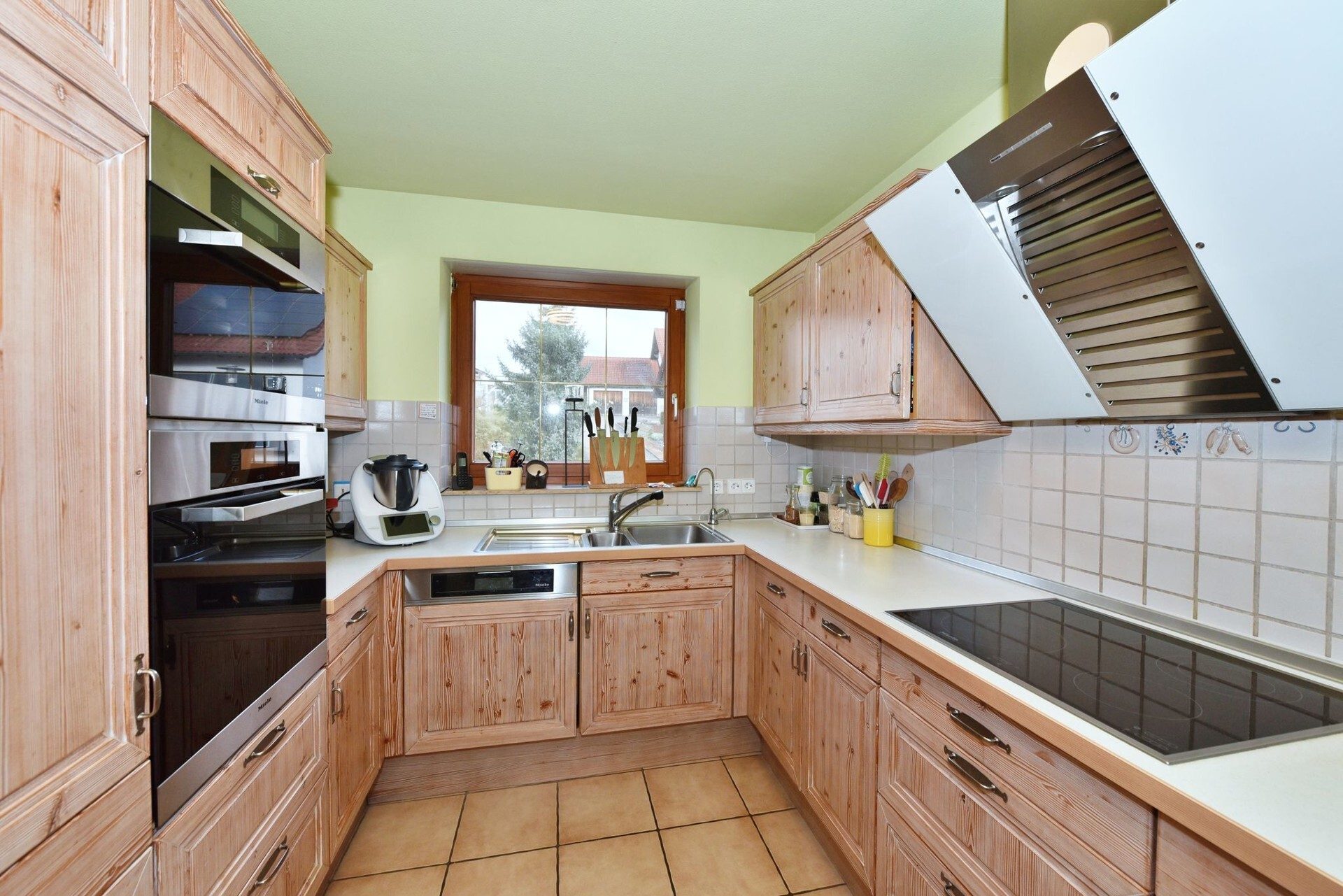 Immobilienangebot - Rammingen - Alle - Einfamilienhaus mit Traumgarten – Ihr grünes Paradies wartet!