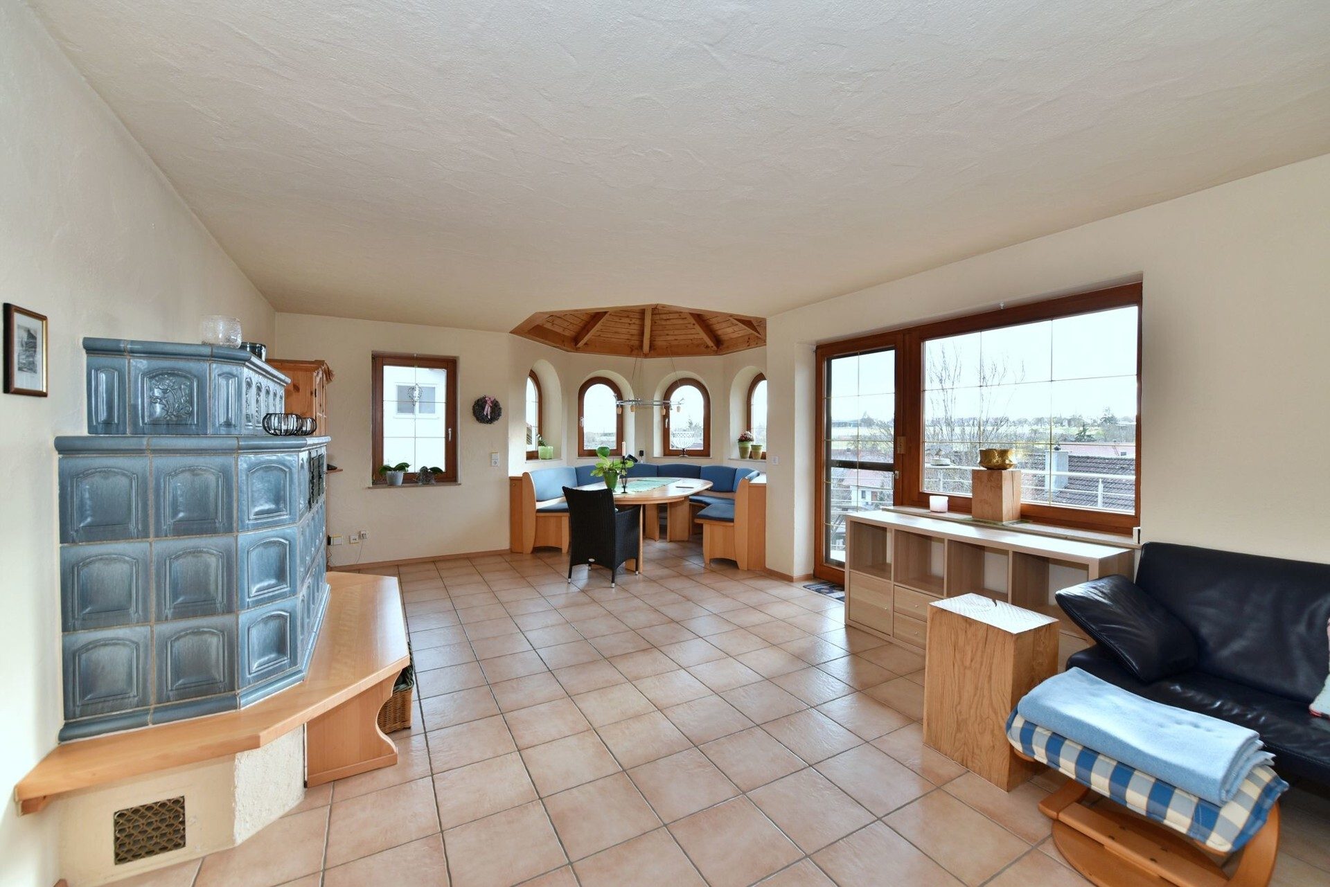 Immobilienangebot - Rammingen - Alle - Einfamilienhaus mit Traumgarten – Ihr grünes Paradies wartet!