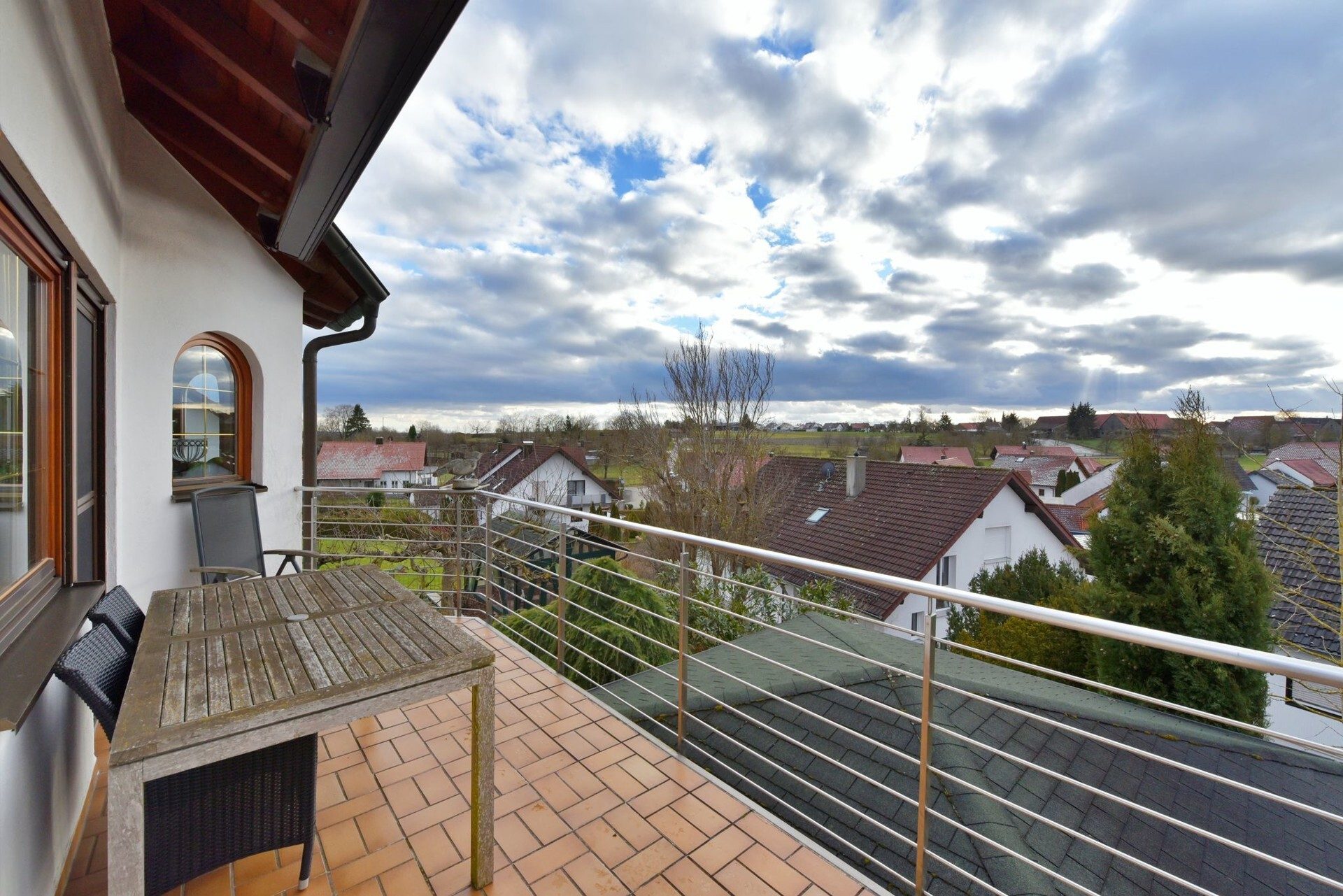 Immobilienangebot - Rammingen - Alle - Einfamilienhaus mit Traumgarten – Ihr grünes Paradies wartet!