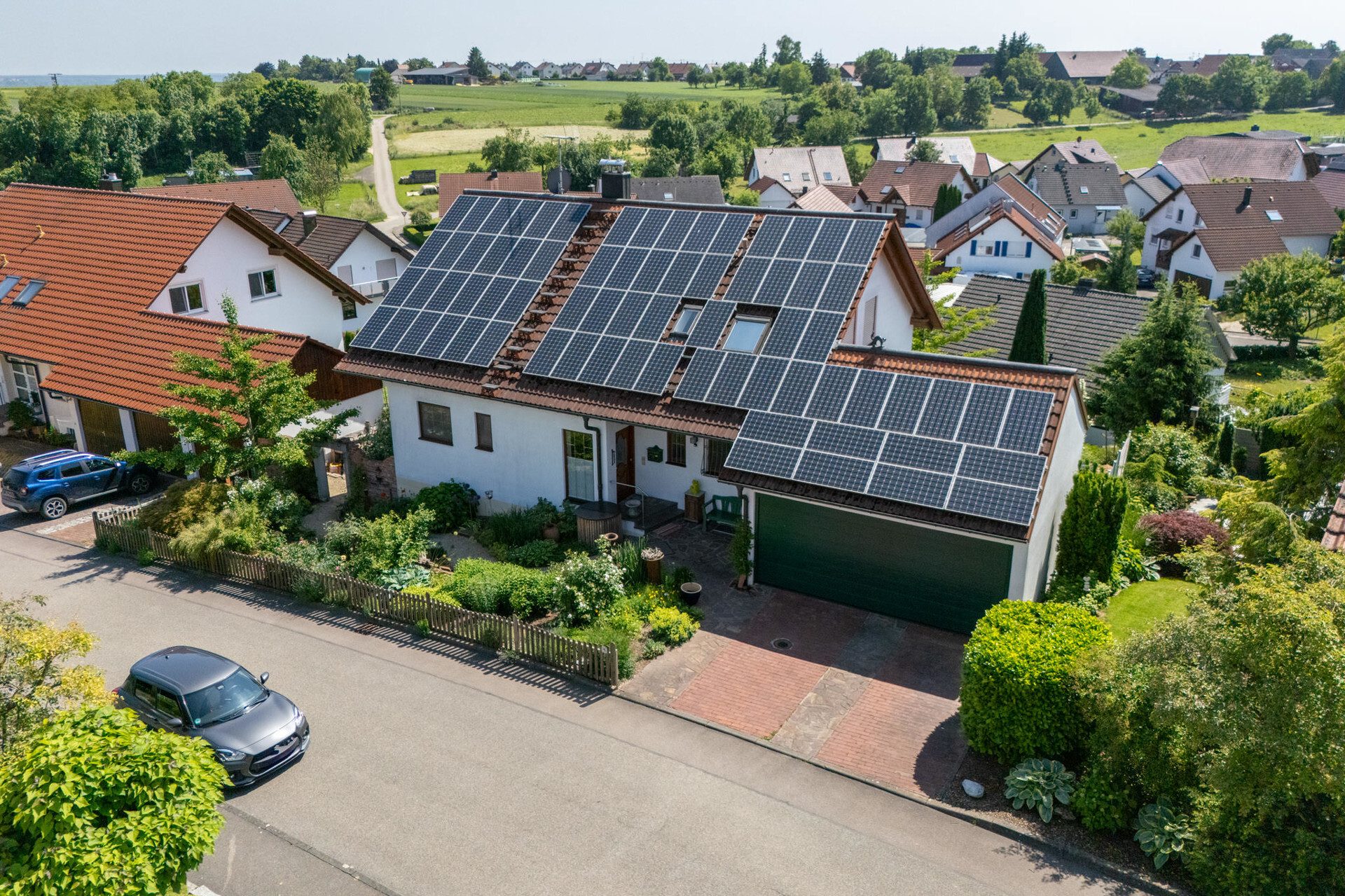 Immobilienangebot - Rammingen - Alle - Einfamilienhaus mit Traumgarten – Ihr grünes Paradies wartet!