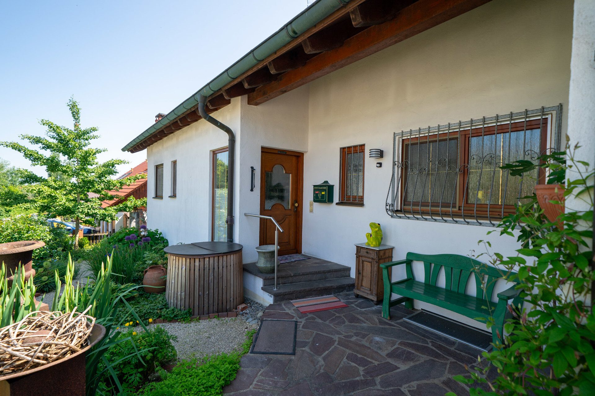 Immobilienangebot - Rammingen - Alle - Einfamilienhaus mit Traumgarten – Ihr grünes Paradies wartet!