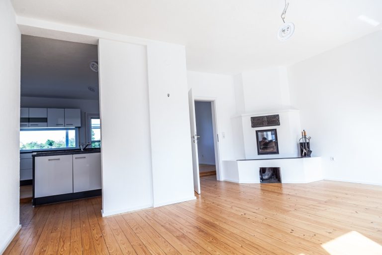 Immobilienangebot - Pfaffenhofen an der Roth - Alle - -PROVISIONSFREI- Saniertes RMH am Ortsrand, Leben im Einklang mit der Natur