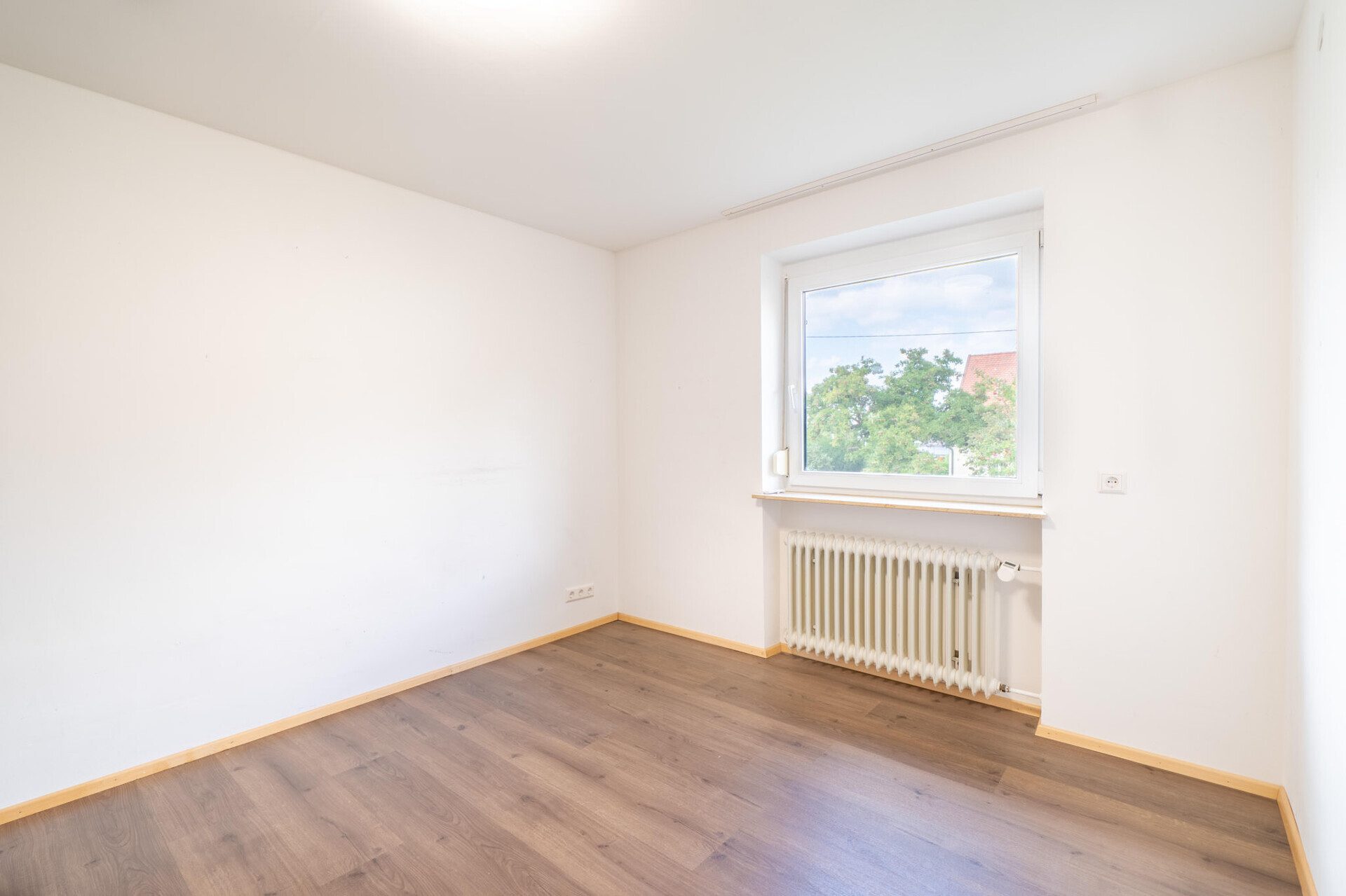 Immobilienangebot - Neu-Ulm / Holzschwang - Alle - Platz für alle! Flexible Nutzung dank großem Dachstudio