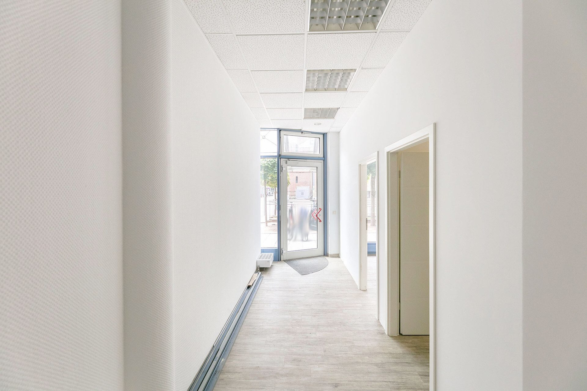 Immobilienangebot - Neu-Ulm - Alle - Schickes Ladengeschäft am Petrusplatz