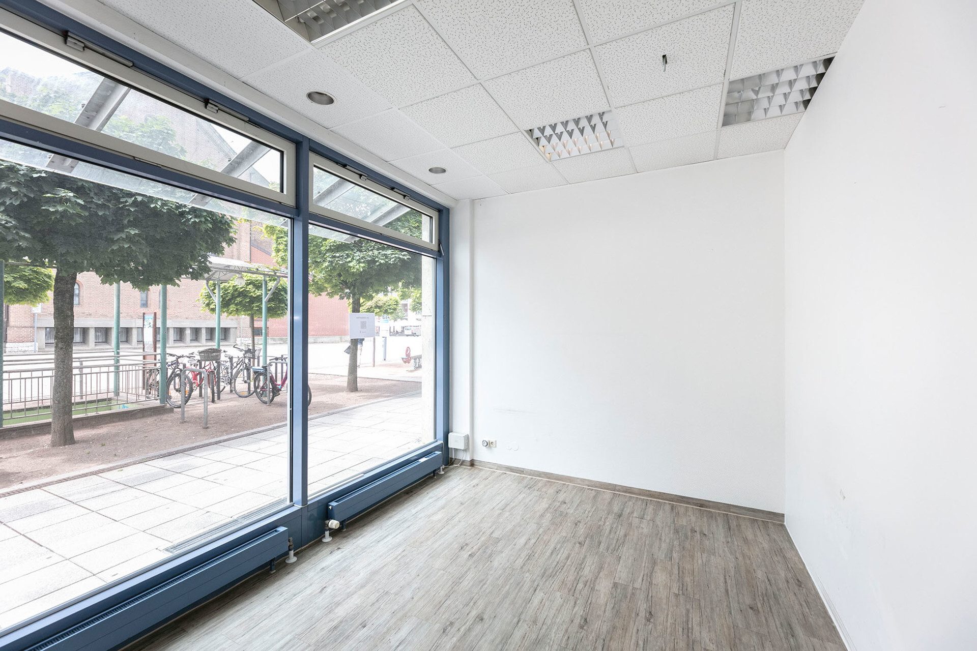 Immobilienangebot - Neu-Ulm - Alle - Schickes Ladengeschäft am Petrusplatz