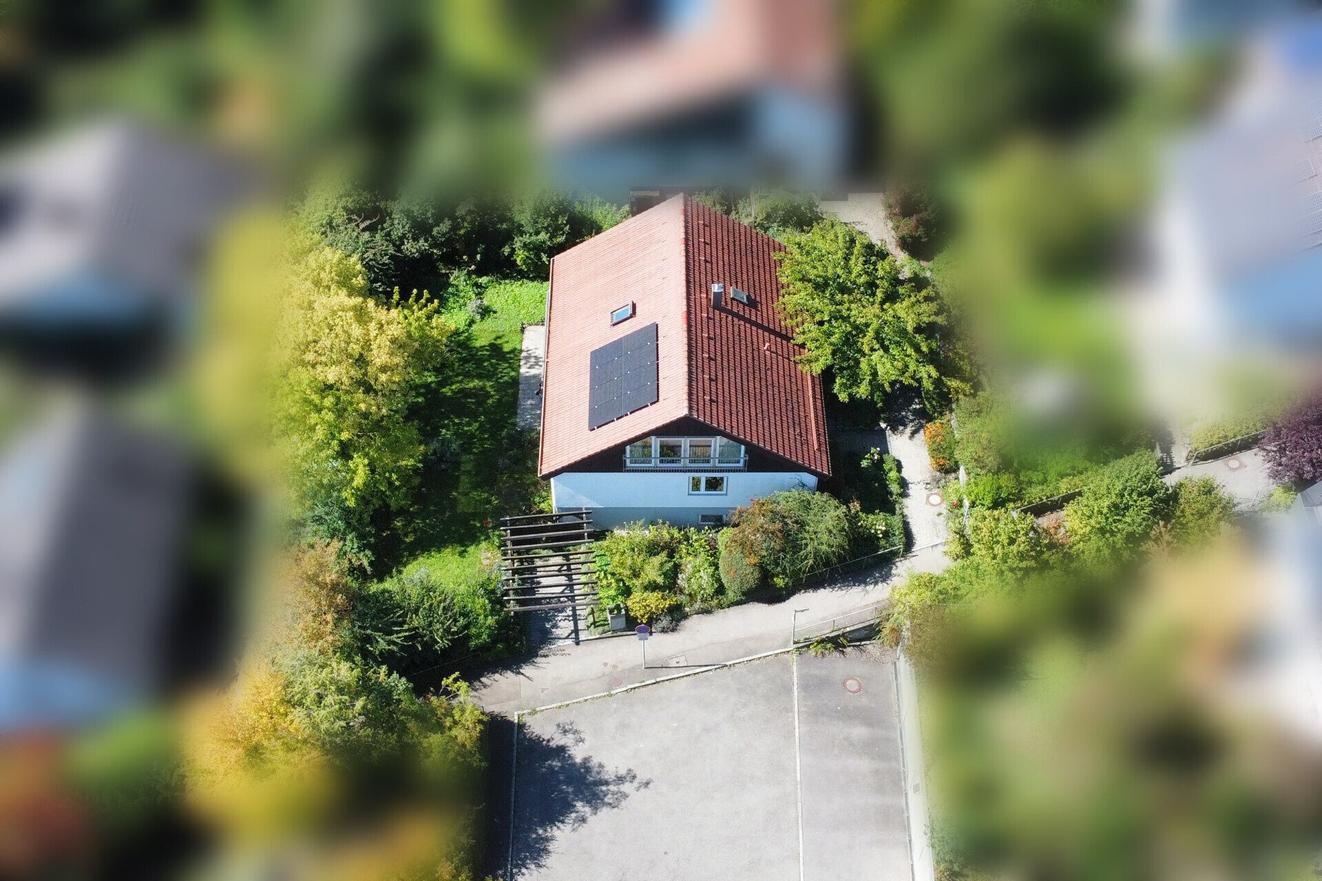 Immobilienangebot - Ulm / Mähringen - Alle - Wohnen im Grünen: Haus mit Einliegerwhg. + PV-Anlage in ruhiger Sackgasse
