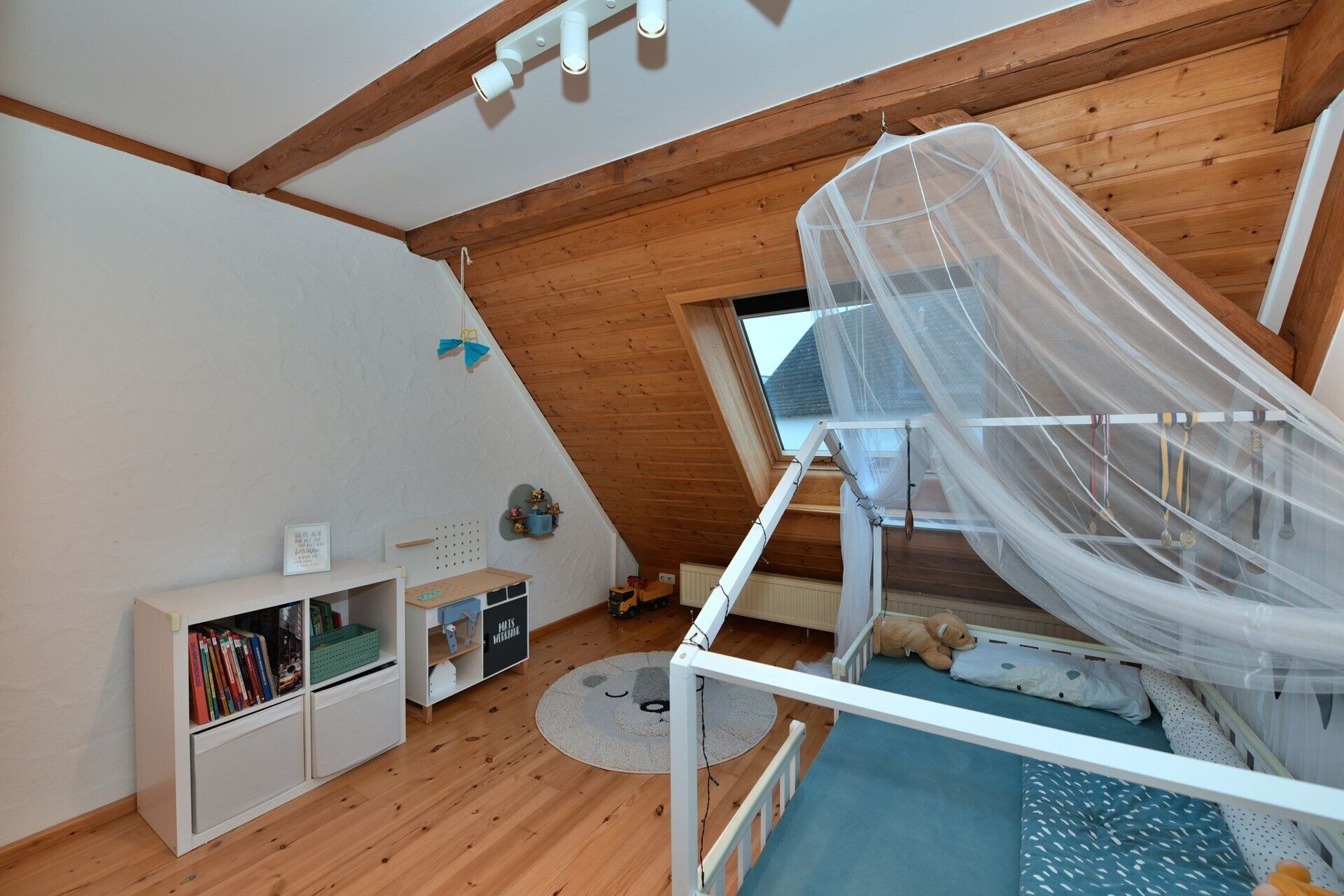 Immobilienangebot - Laichingen / Machtolsheim - Alle - Charmantes Einfamilienhaus top ausgestattet