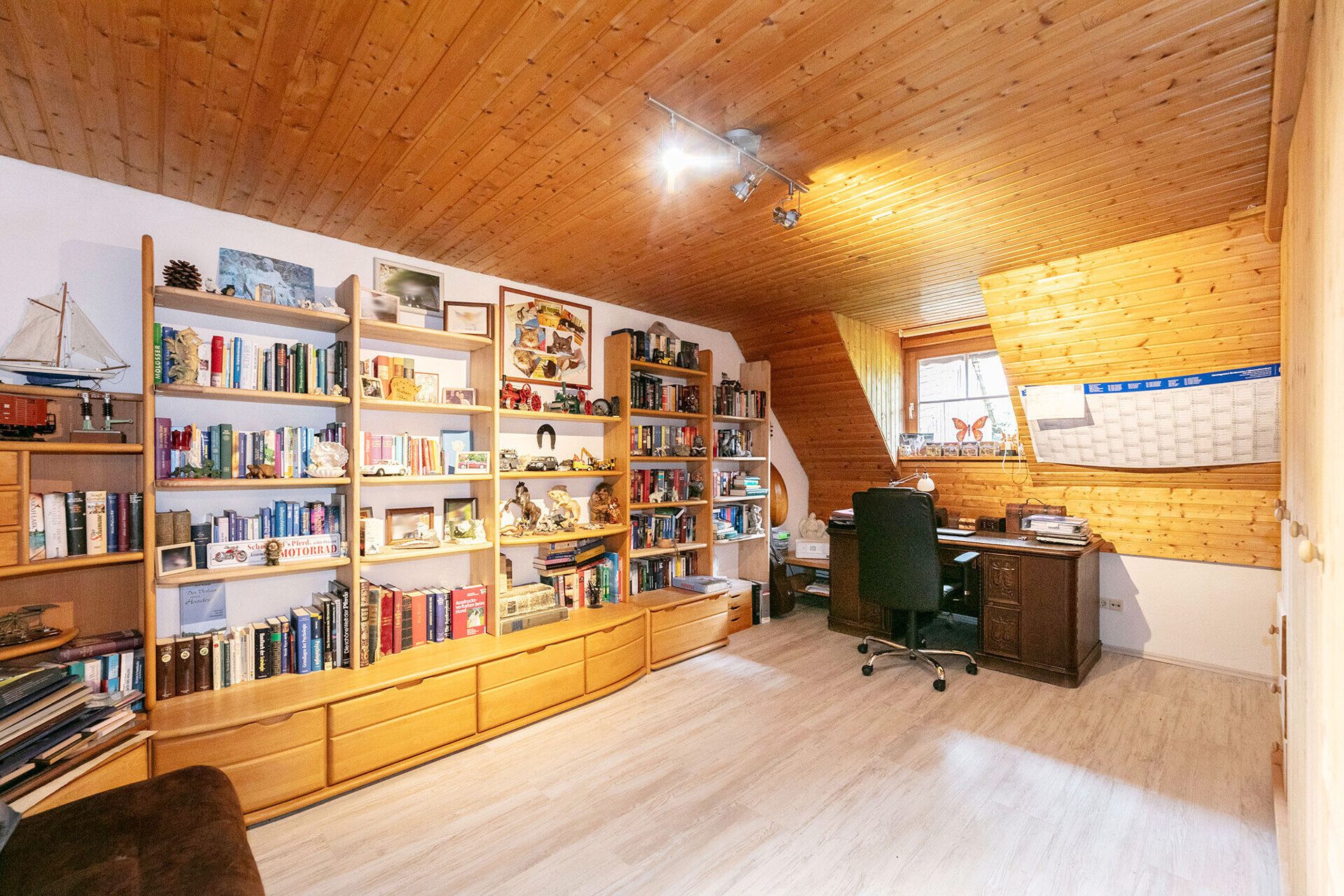 Immobilienangebot - Oberdischingen - Alle - So viel Wohnfläche und noch mehr Charme!
Vielleicht Ihr Traumhaus?