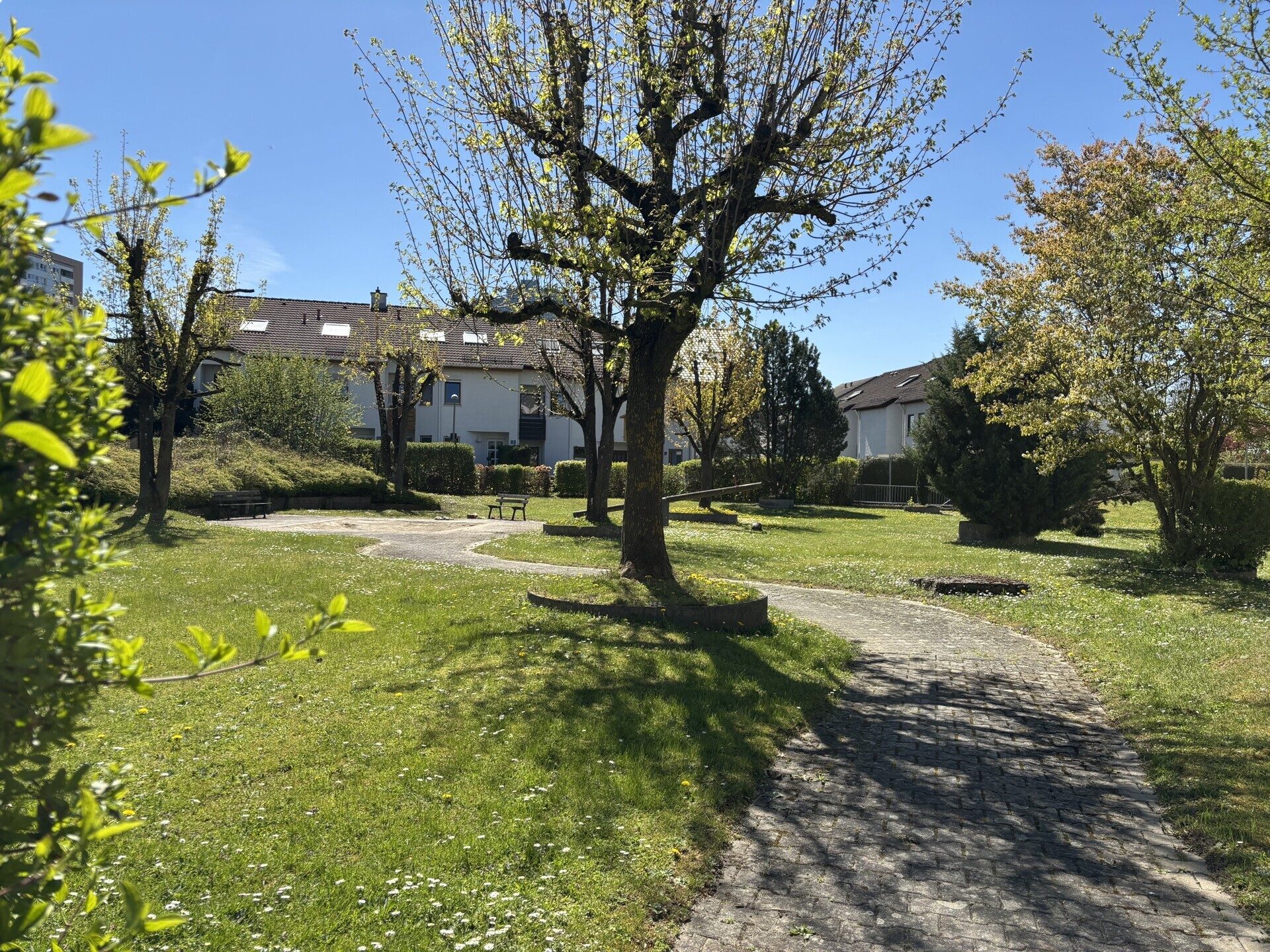 Immobilienangebot - Ulm / Böfingen - Alle - sofort verfügbar: helle Maisonette mit Balkon, Aufzug & Weitsicht