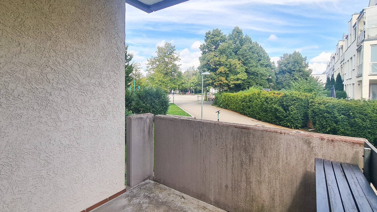 Ausblick vom Balkon Immobilienangebot - Ulm - Alle - 1,5 Zi. Whg. mitten in Wiblingen!