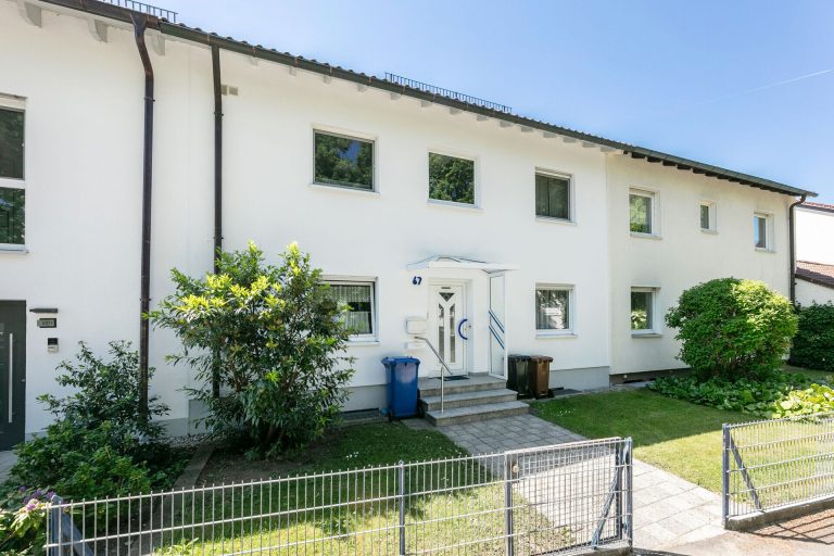 Immobilienangebot - Ulm / Wiblingen - Alle - Modernisiertes Reihenmittelhaus mit zwei WE und ausgebautem Dachgeschoss