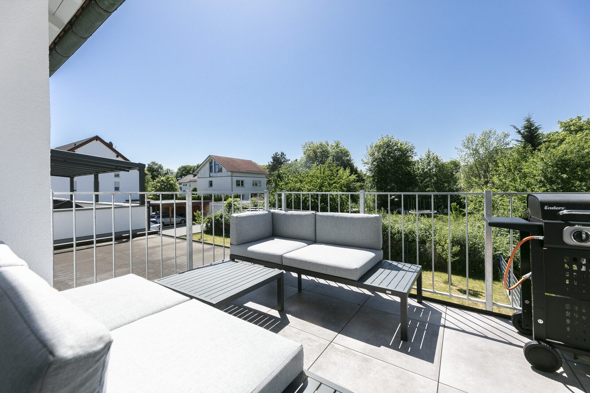 Immobilienangebot - Ulm / Wiblingen - Alle - Modernisiertes Reihenmittelhaus mit zwei WE und ausgebautem Dachgeschoss