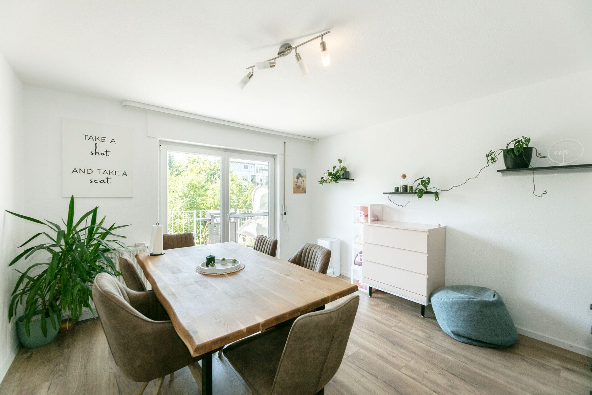 Immobilienangebot - Ulm / Wiblingen - Alle - Modernisiertes Reihenmittelhaus mit zwei WE und ausgebautem Dachgeschoss