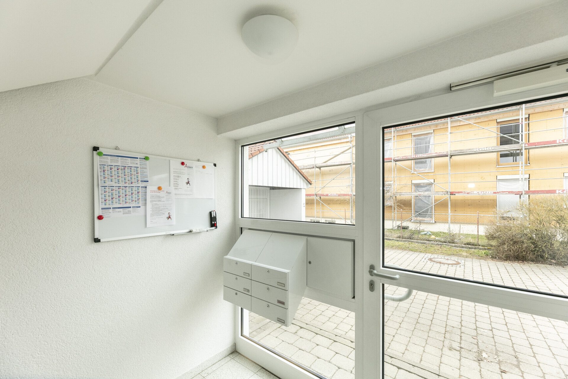 Immobilienangebot - Neu-Ulm/Burlafingen - Alle - Helle 3-Zimmer-Wohnung im Erdgeschoss mit Balkon und direktem Gartenzugang