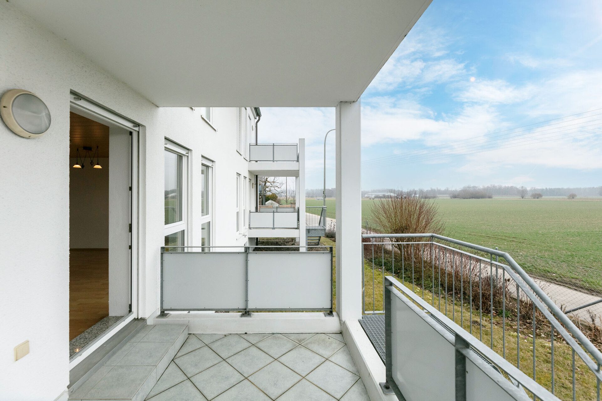 Immobilienangebot - Neu-Ulm/Burlafingen - Alle - Helle 3-Zimmer-Wohnung im Erdgeschoss mit Balkon und direktem Gartenzugang