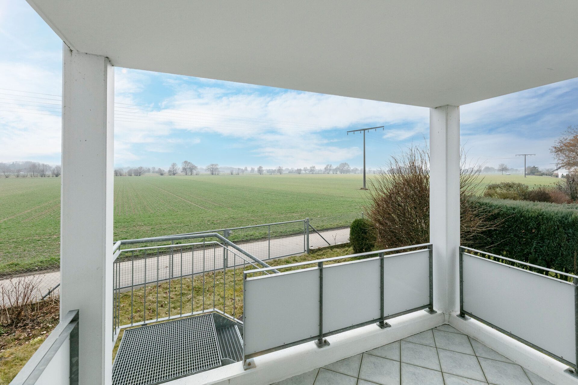 Immobilienangebot - Neu-Ulm/Burlafingen - Alle - Helle 3-Zimmer-Wohnung im Erdgeschoss mit Balkon und direktem Gartenzugang