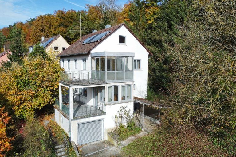 Immobilienangebot - Blaustein / Herrlingen - Alle - Schmuckstück mit viel Platz und großem Grundstück